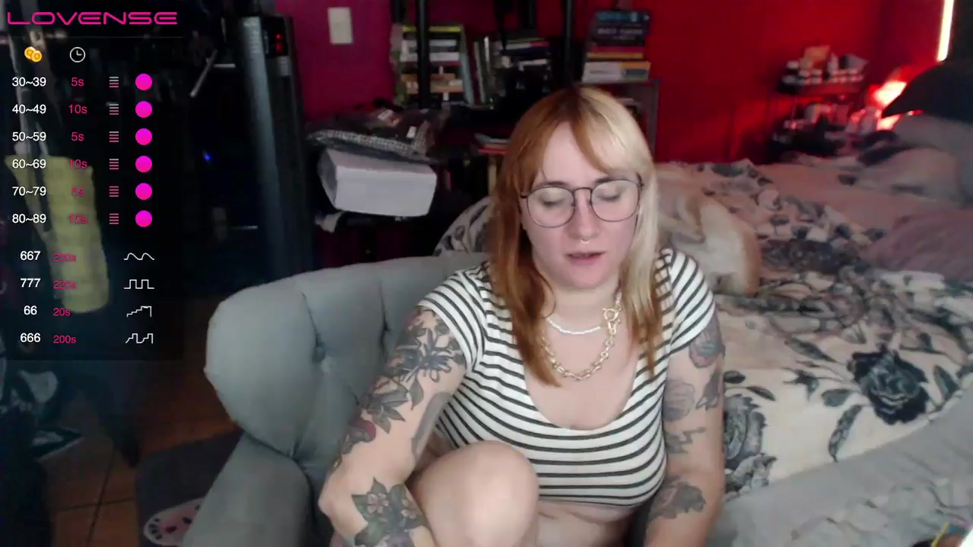 Gallery image thumbnail from AxeHallow's myfreecams stream on, 05/20/2024, 09:57 image 9 of 20