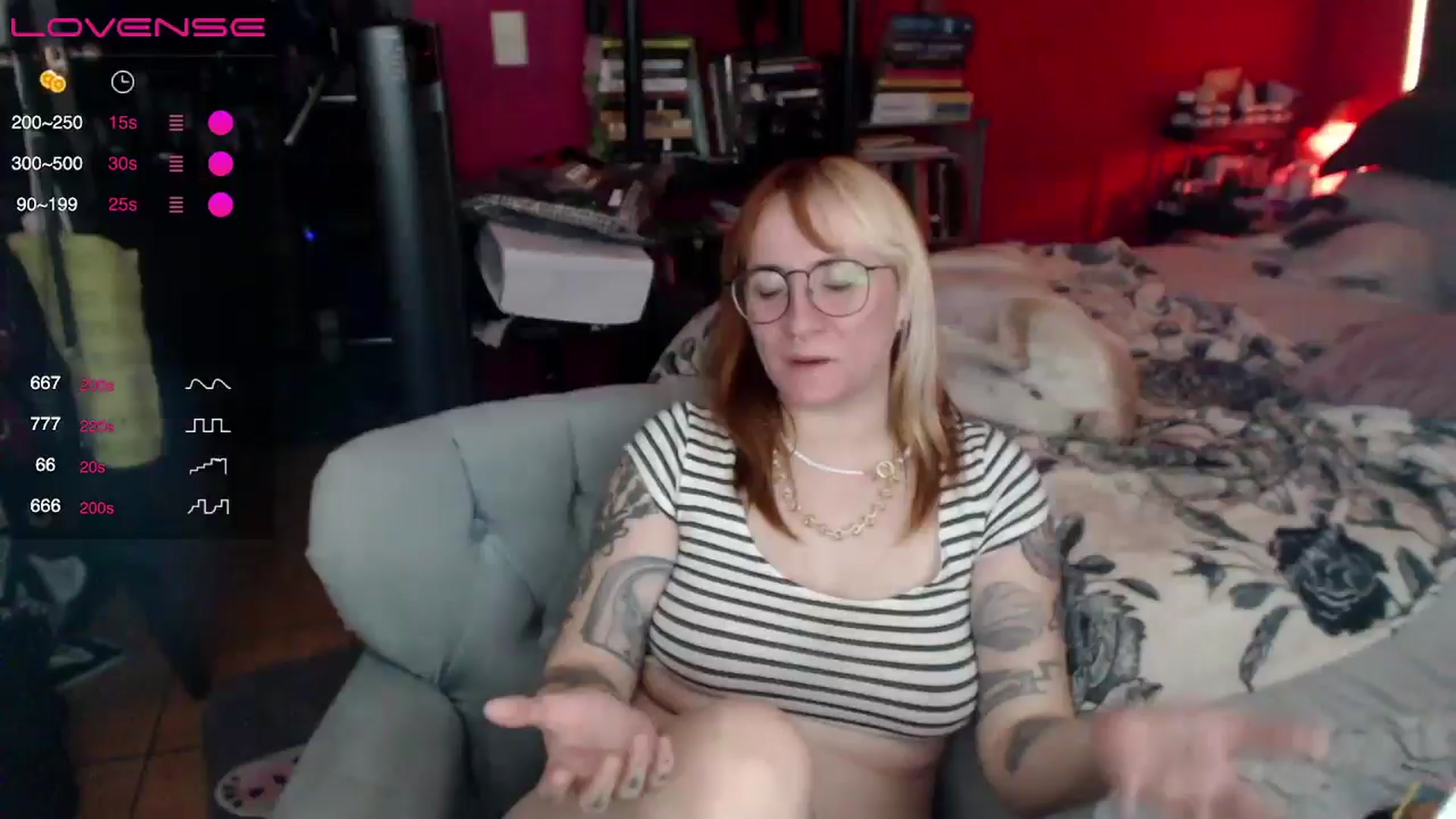 Gallery image thumbnail from AxeHallow's myfreecams stream on, 05/20/2024, 09:57 image 13 of 20