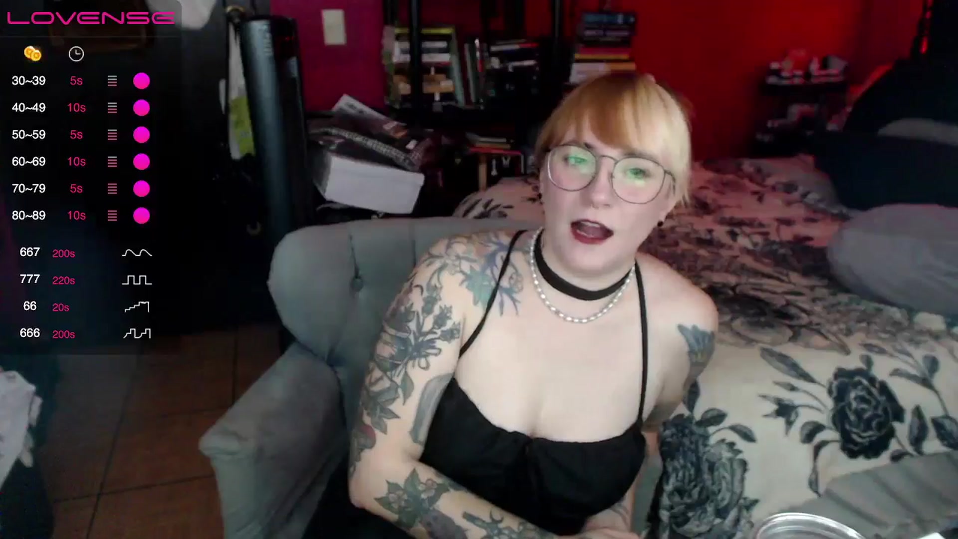 Gallery image thumbnail from AxeHallow's myfreecams stream on, 05/24/2024, 05:01 image 4 of 20