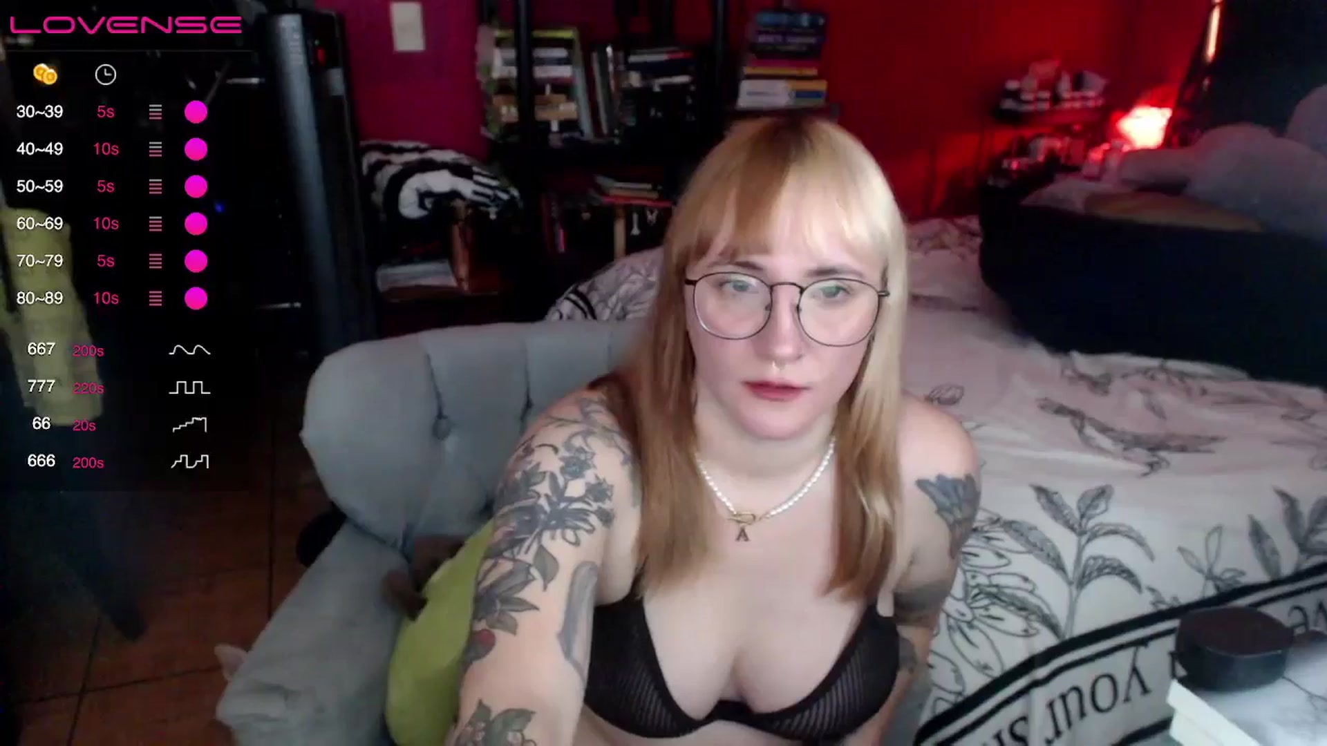 Gallery image thumbnail from AxeHallow's myfreecams stream on, 05/27/2024, 05:19 image 18 of 20