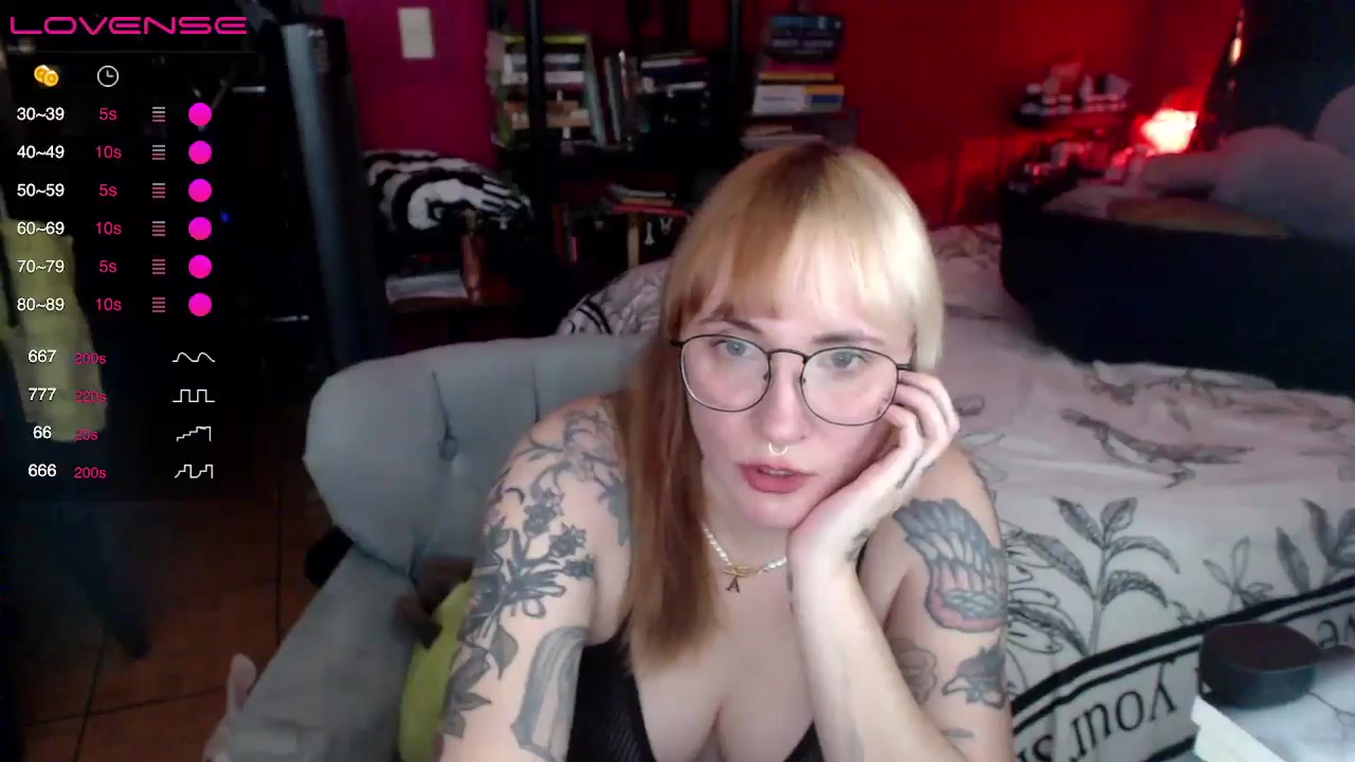 Gallery image thumbnail from AxeHallow's myfreecams stream on, 05/27/2024, 05:19 image 17 of 20