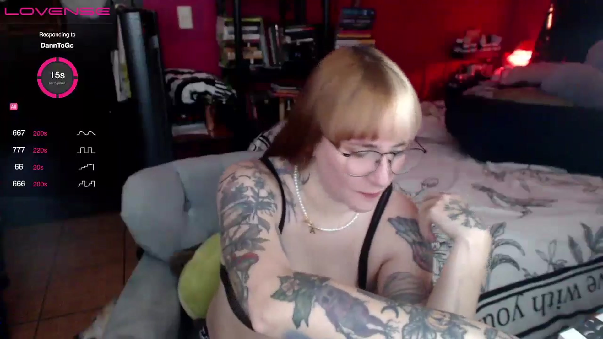 Gallery image thumbnail from AxeHallow's myfreecams stream on, 05/27/2024, 05:19 image 10 of 20