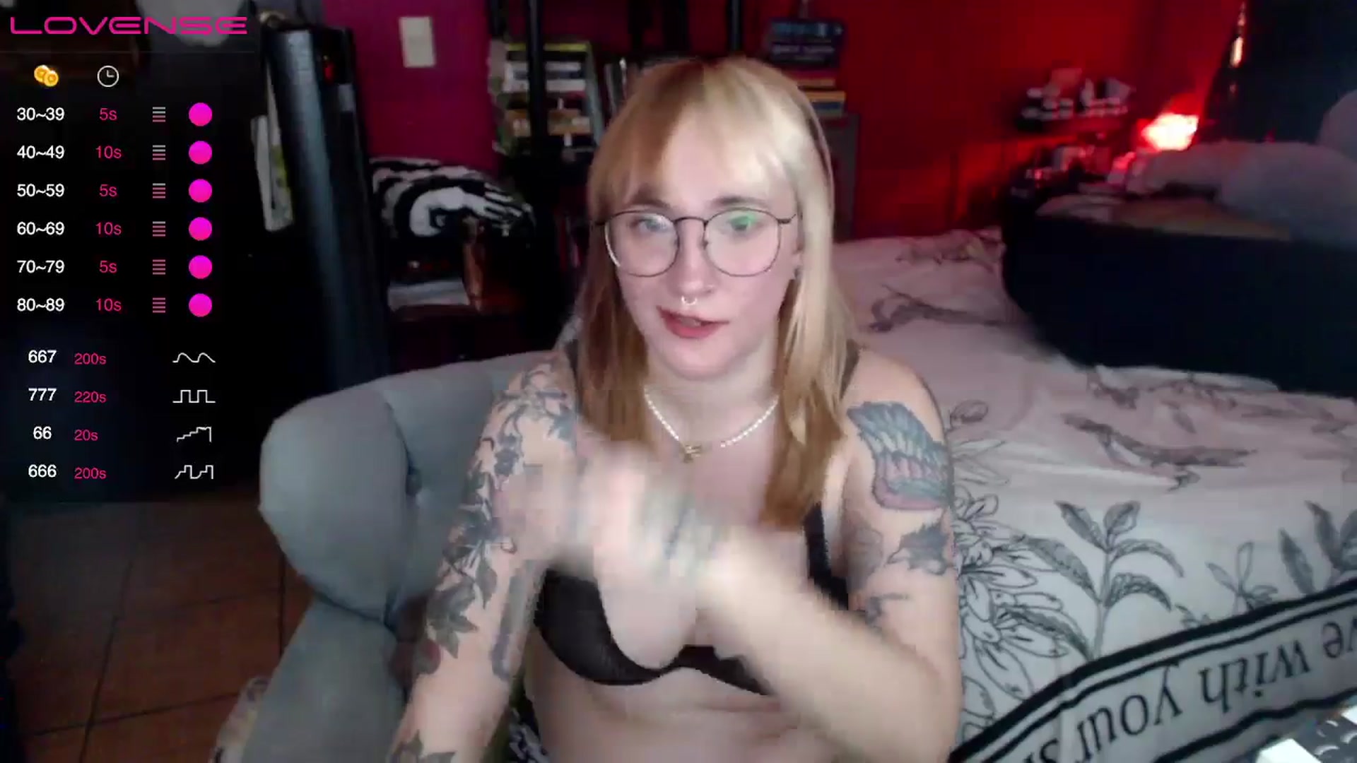 Gallery image thumbnail from AxeHallow's myfreecams stream on, 05/27/2024, 05:19 image 14 of 20