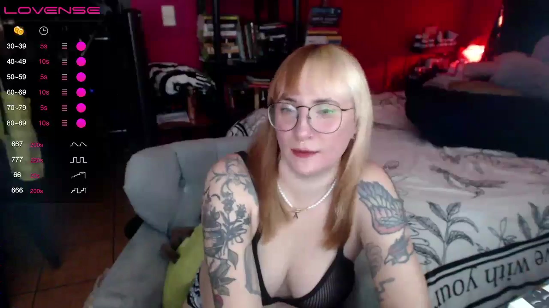 Gallery image thumbnail from AxeHallow's myfreecams stream on, 05/27/2024, 05:19 image 16 of 20