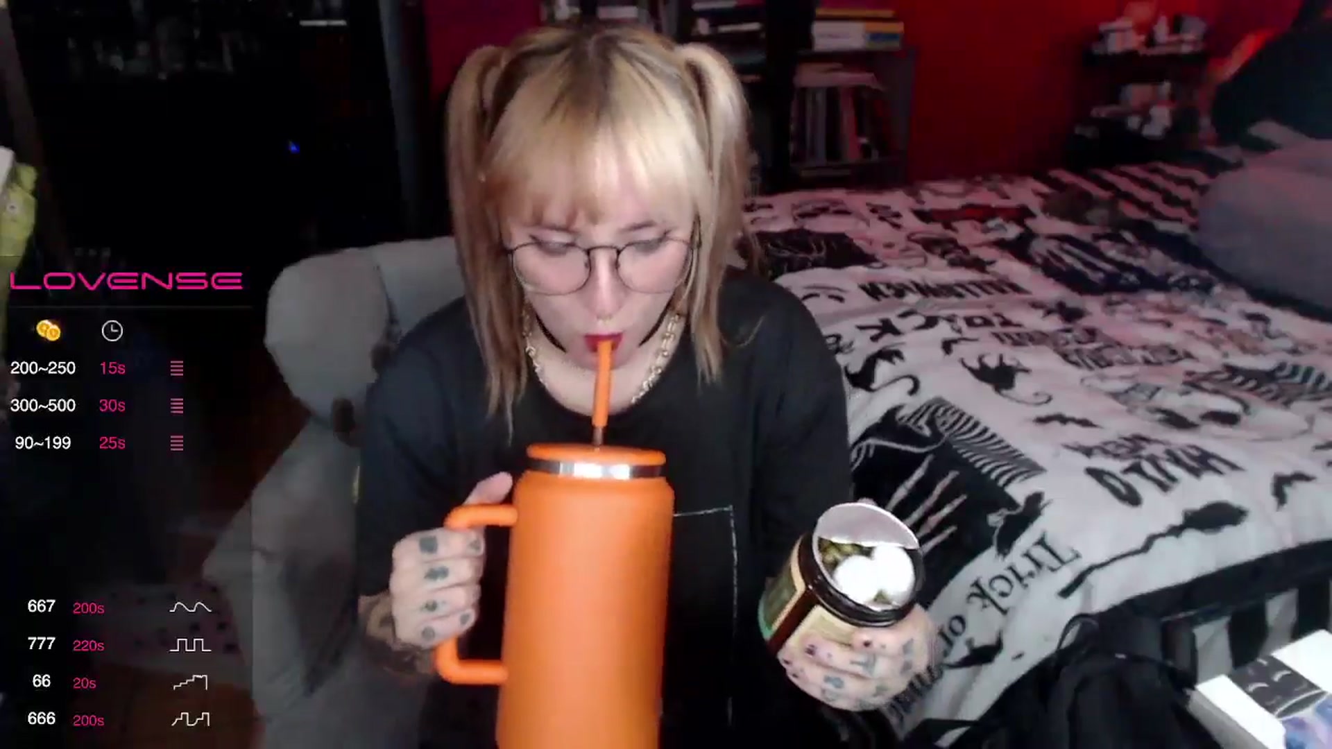 Gallery image thumbnail from AxeHallow's myfreecams stream on, 06/06/2024, 24:20 image 17 of 20
