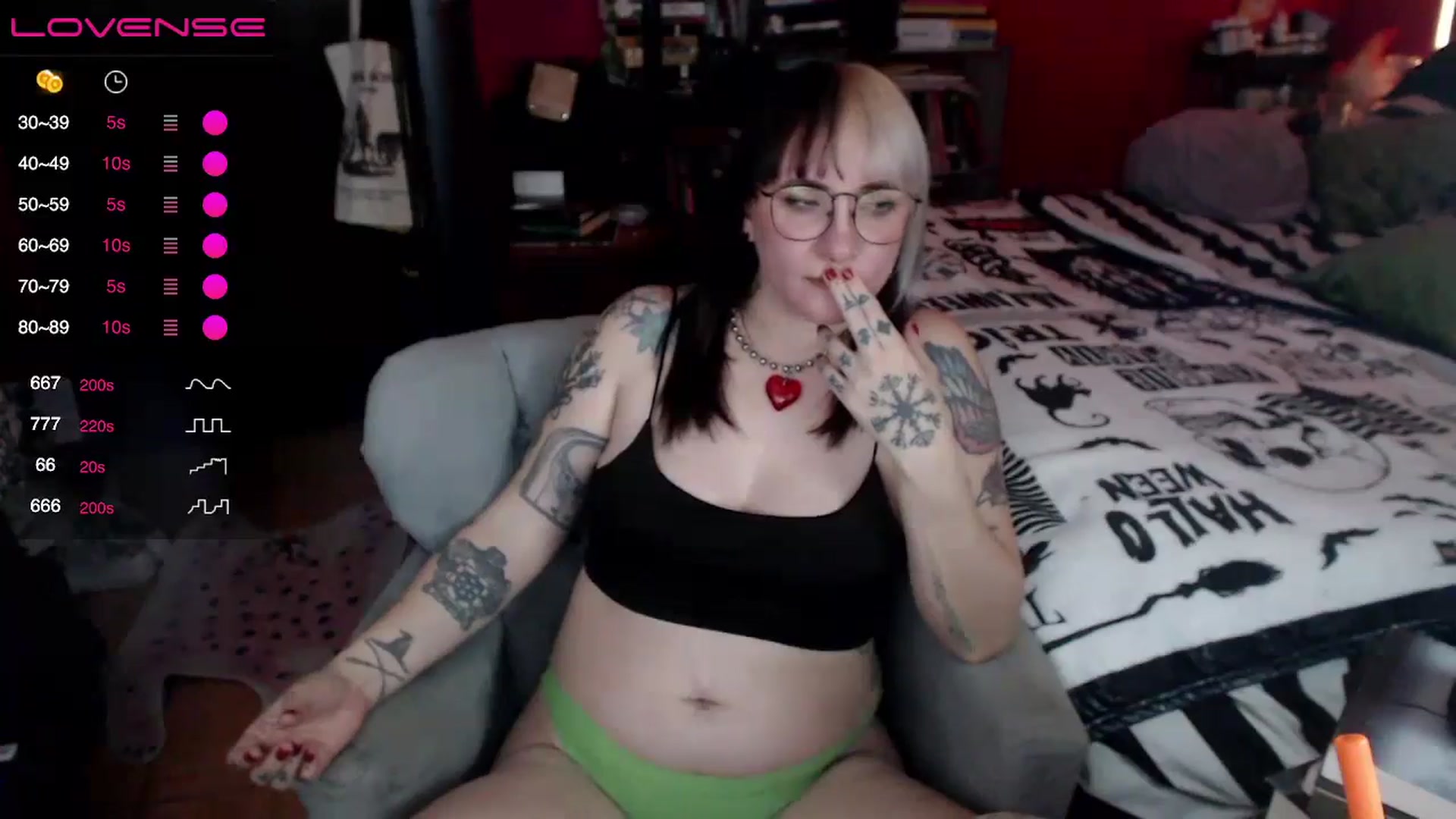 Gallery image thumbnail from AxeHallow's myfreecams stream on, 06/07/2024, 03:07 image 19 of 20