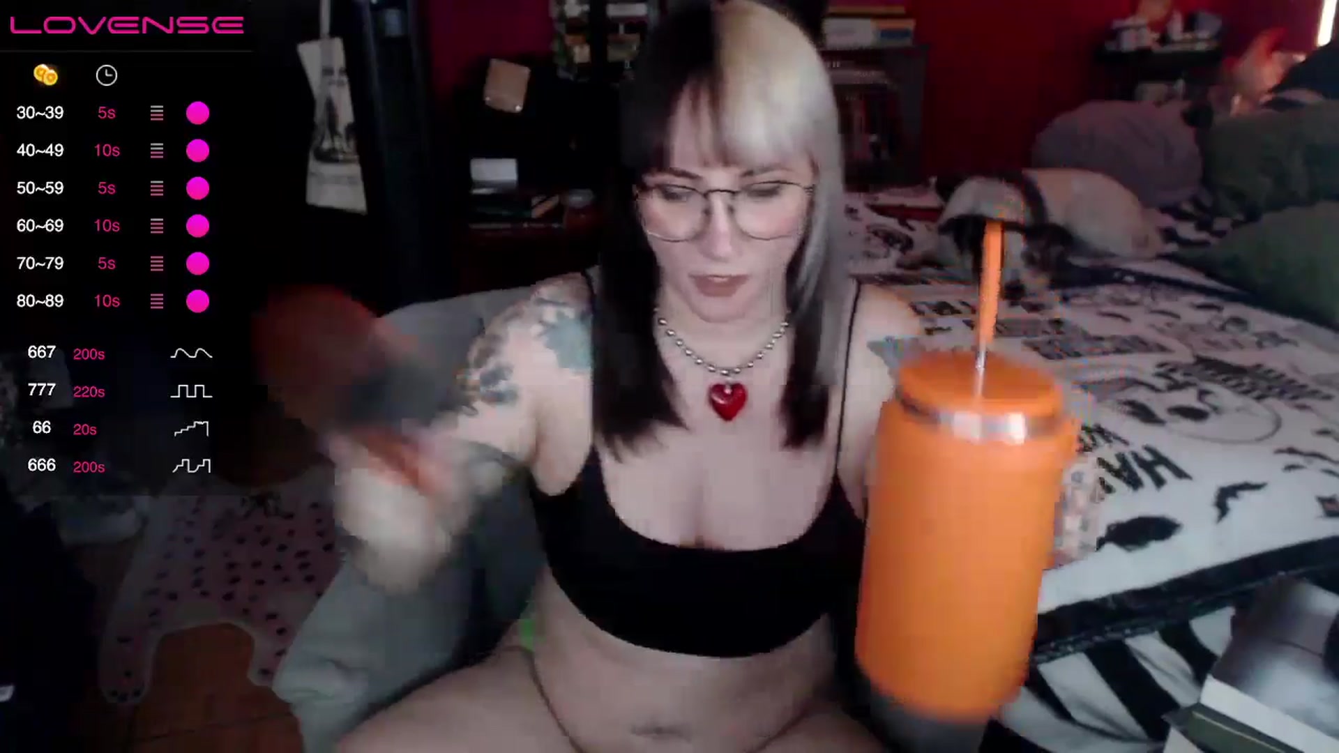 Gallery image thumbnail from AxeHallow's myfreecams stream on, 06/07/2024, 03:07 image 13 of 20