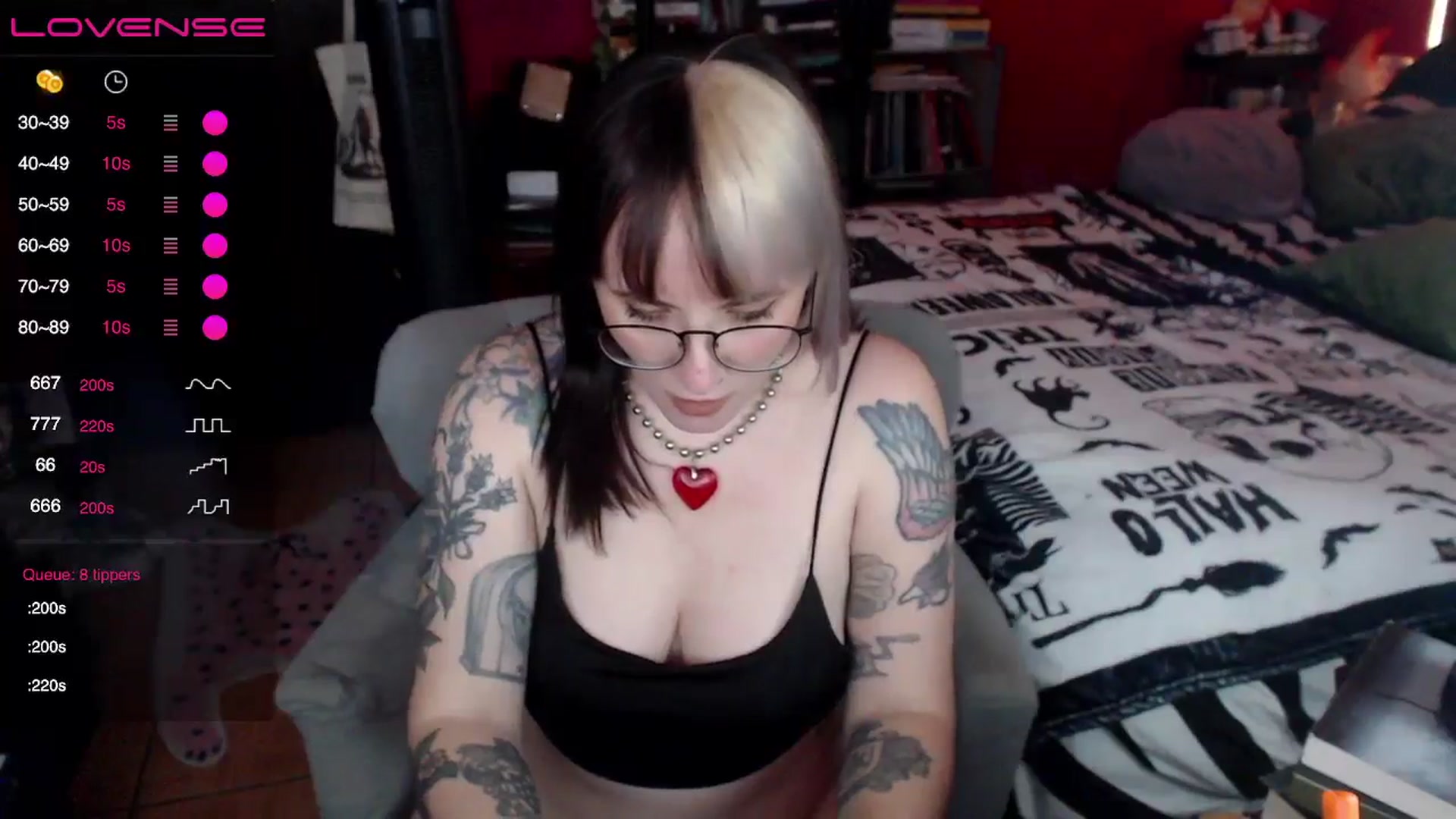 Gallery image thumbnail from AxeHallow's myfreecams stream on, 06/07/2024, 03:07 image 3 of 20