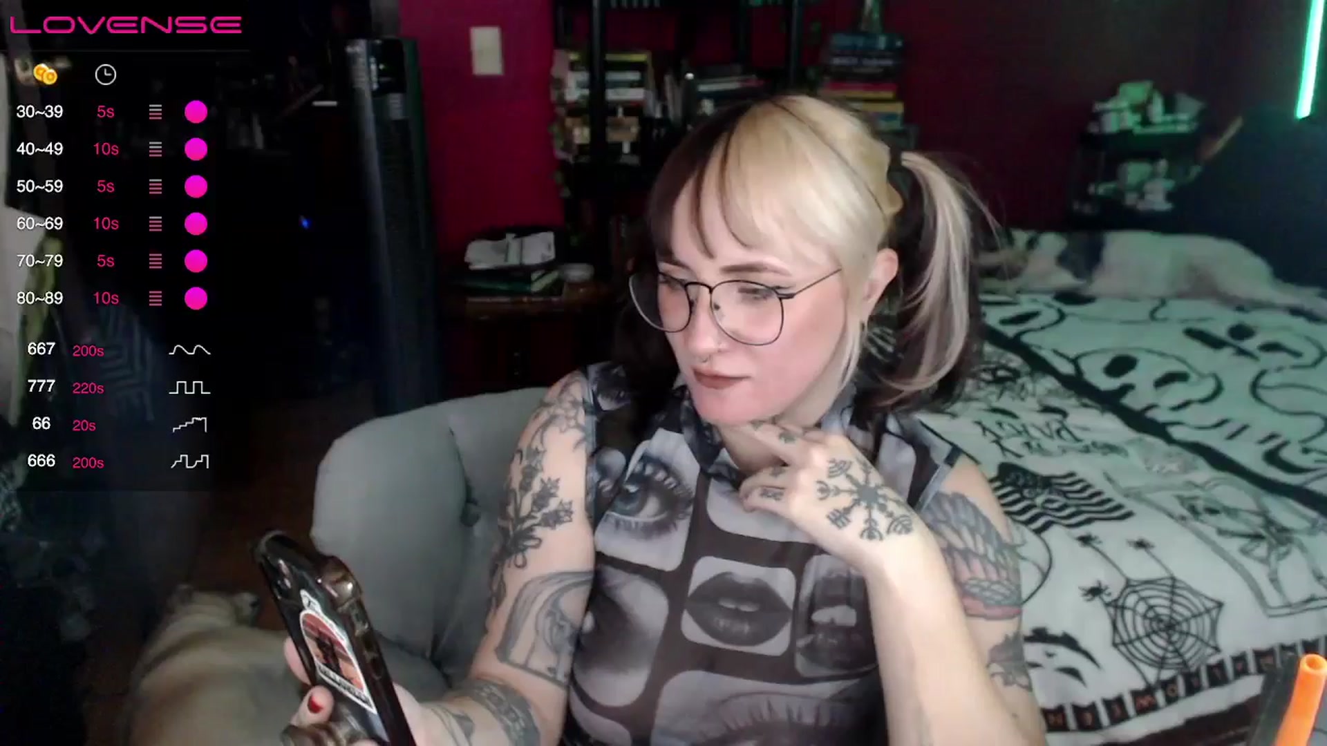 Gallery image thumbnail from AxeHallow's myfreecams stream on, 06/09/2024, 24:14 image 15 of 20
