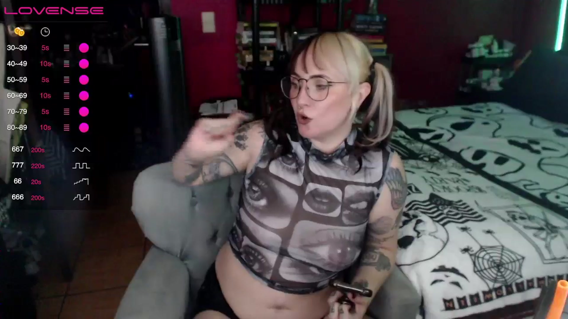 Gallery image thumbnail from AxeHallow's myfreecams stream on, 06/09/2024, 24:14 image 12 of 20