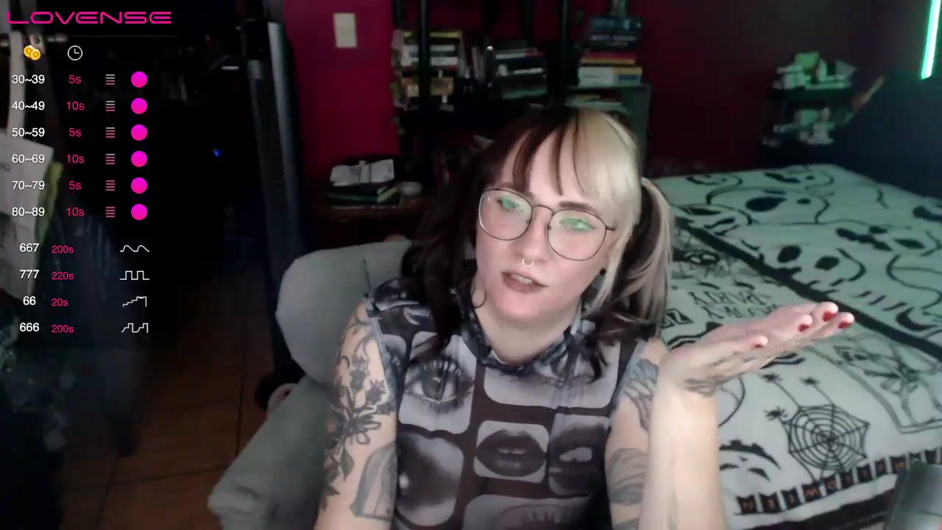 Gallery image thumbnail from AxeHallow's myfreecams stream on, 06/09/2024, 24:14 image 18 of 20