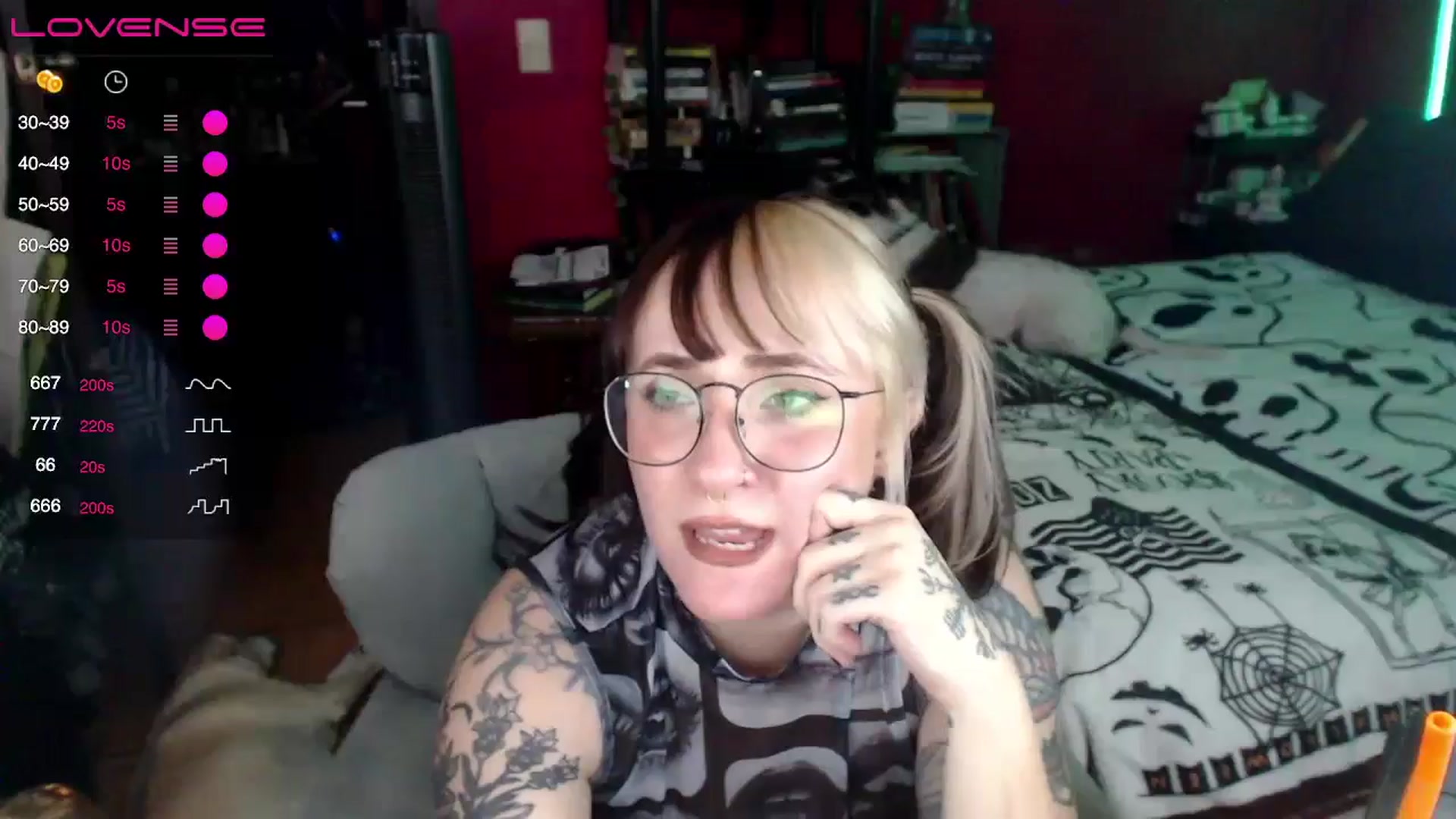 Gallery image thumbnail from AxeHallow's myfreecams stream on, 06/09/2024, 24:14 image 16 of 20