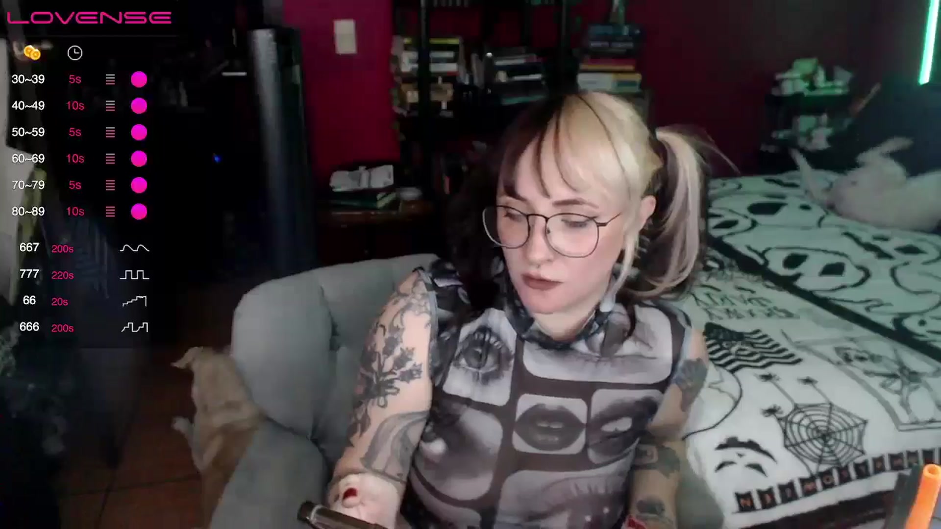 Gallery image thumbnail from AxeHallow's myfreecams stream on, 06/09/2024, 24:14 image 13 of 20
