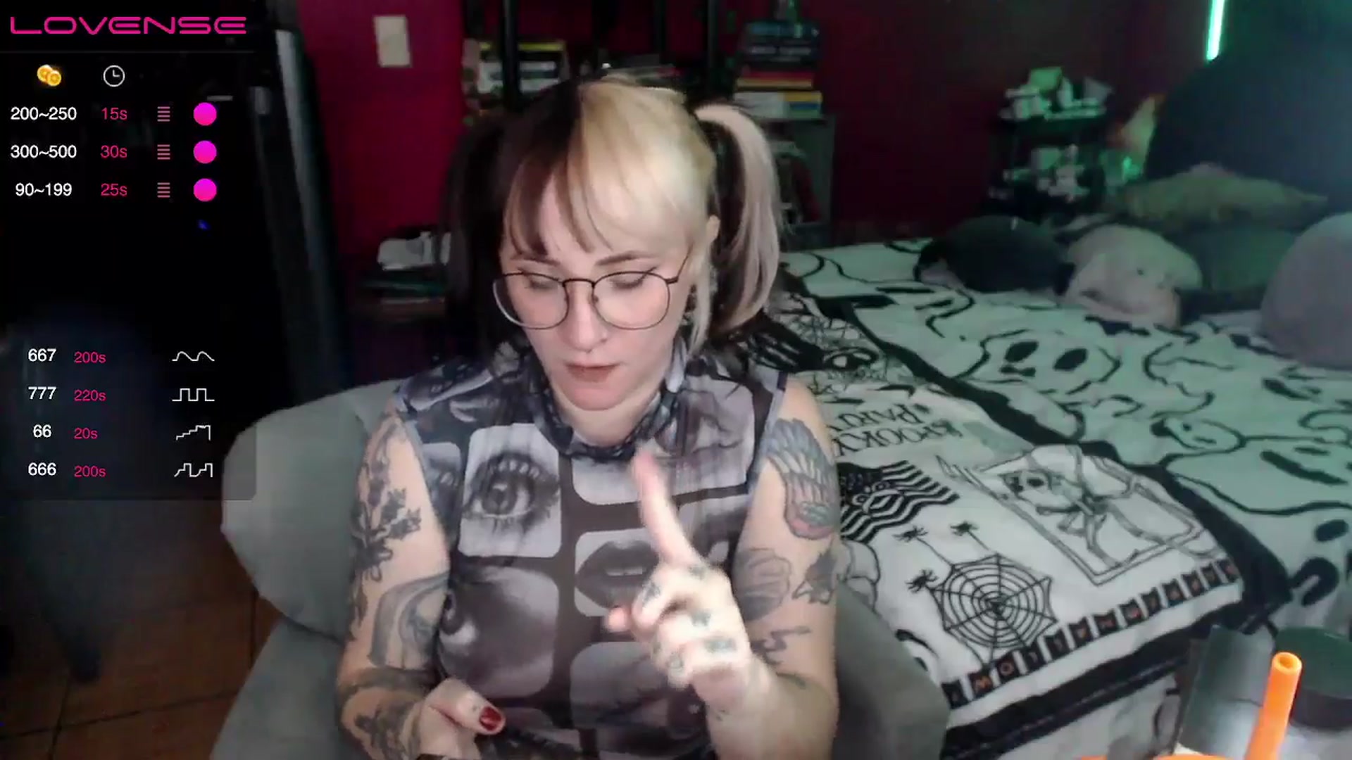 Gallery image thumbnail from AxeHallow's myfreecams stream on, 06/09/2024, 04:54 image 2 of 20