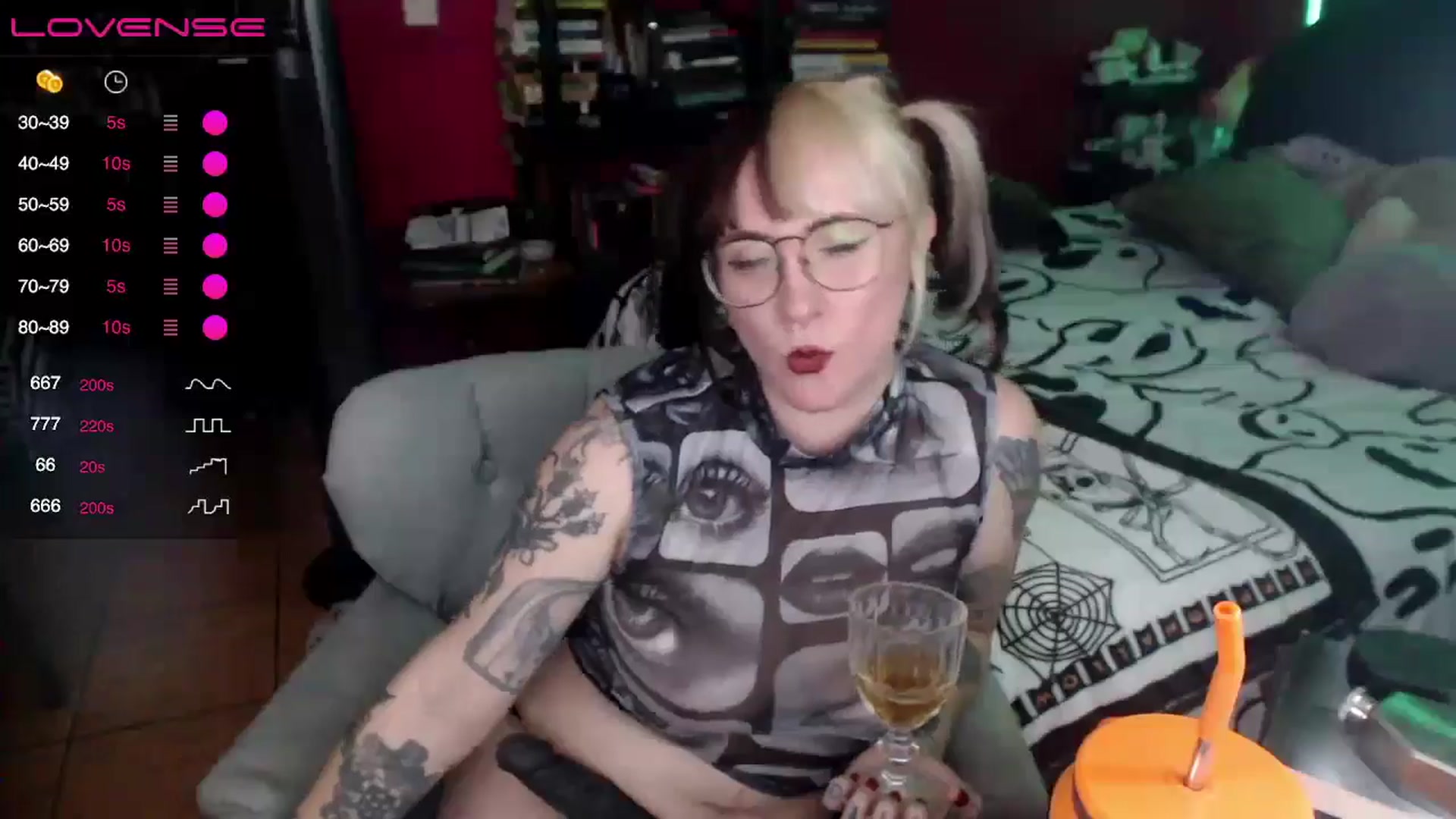 Gallery image thumbnail from AxeHallow's myfreecams stream on, 06/09/2024, 04:54 image 11 of 20