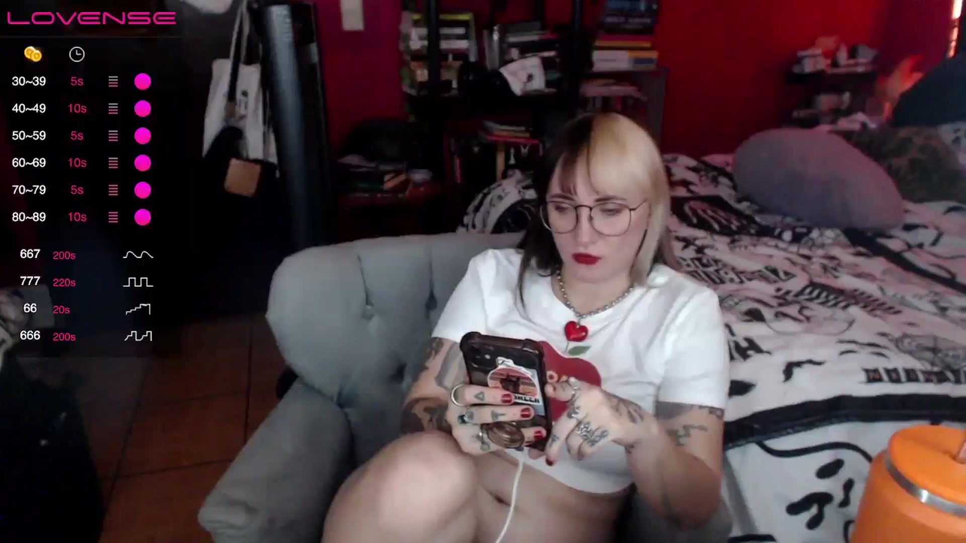 Gallery image thumbnail from AxeHallow's myfreecams stream on, 06/12/2024, 24:01 image 10 of 20