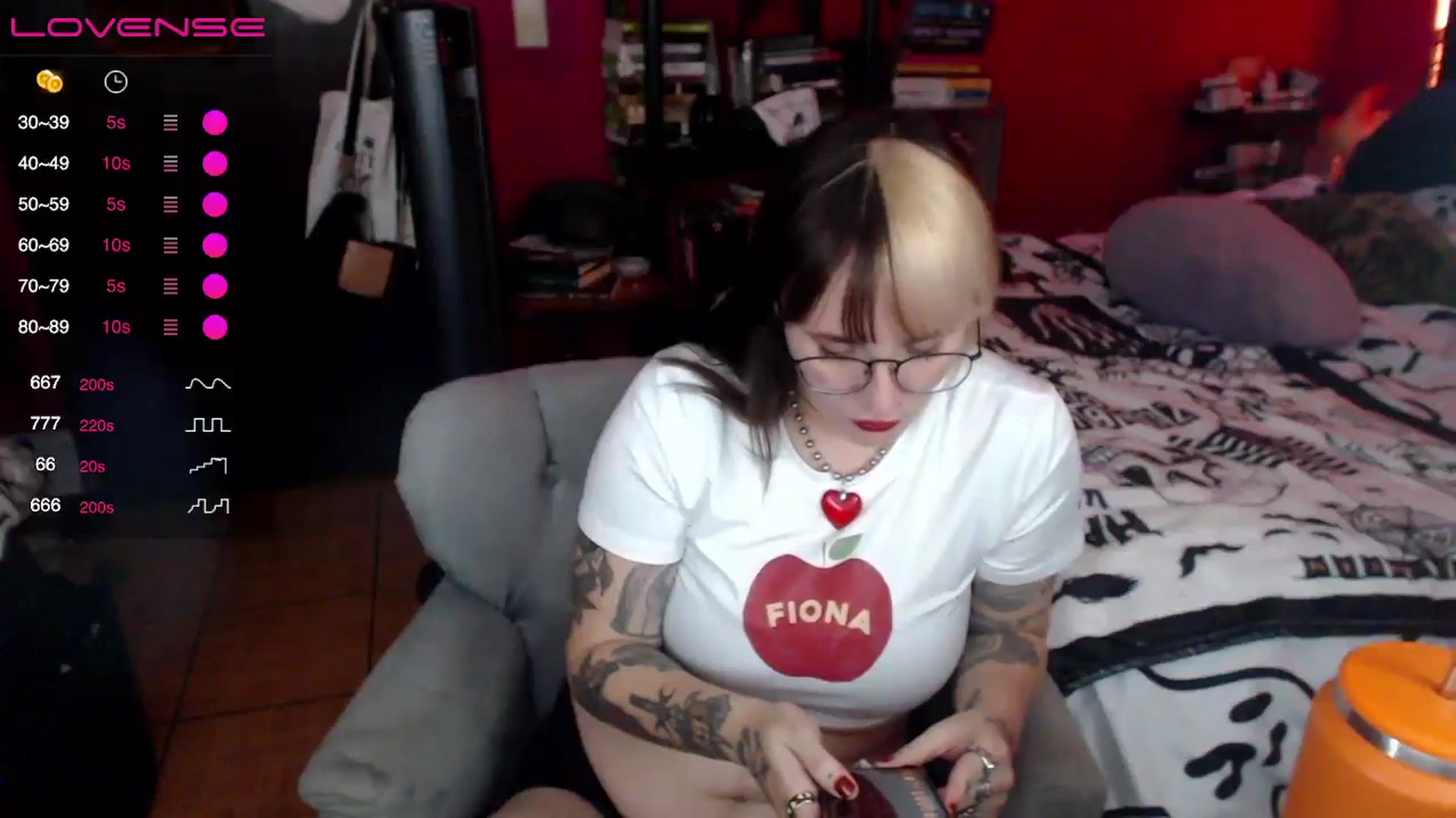 Gallery image thumbnail from AxeHallow's myfreecams stream on, 06/12/2024, 24:01 image 5 of 20