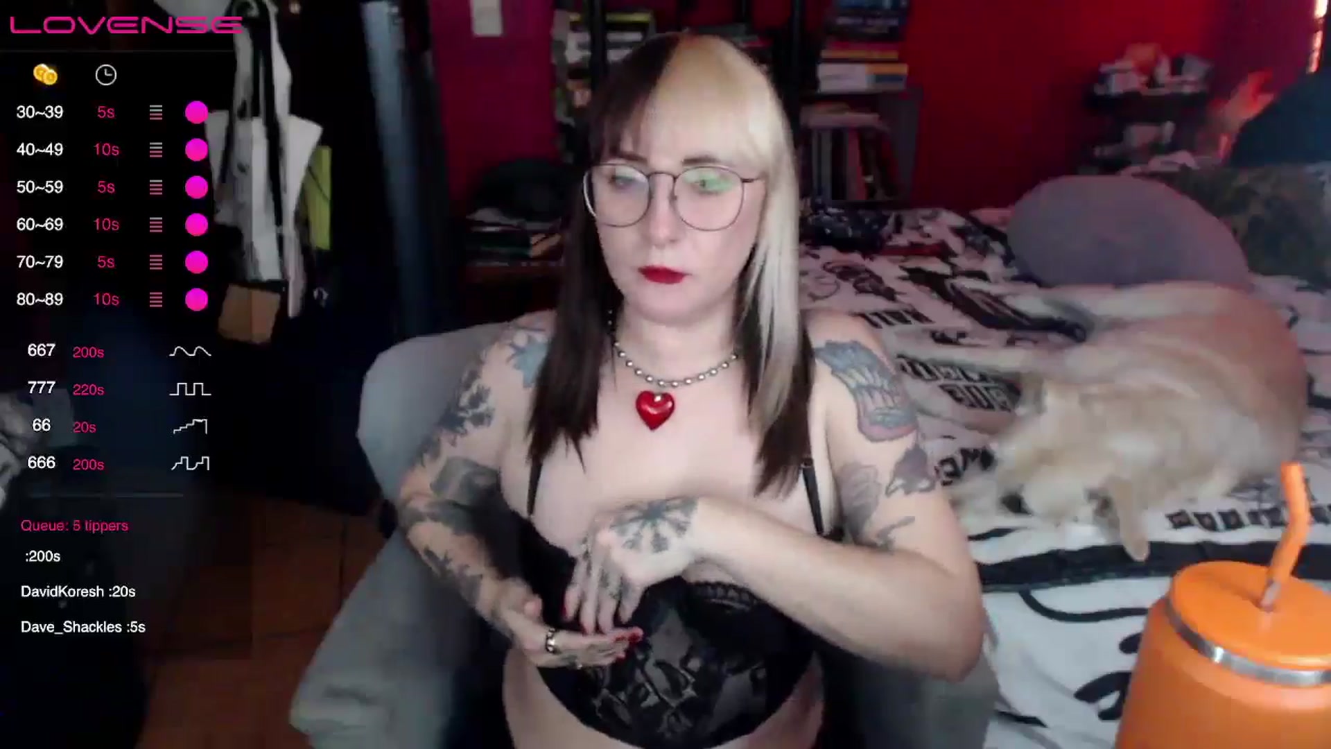 Gallery image thumbnail from AxeHallow's myfreecams stream on, 06/12/2024, 01:30 image 4 of 20