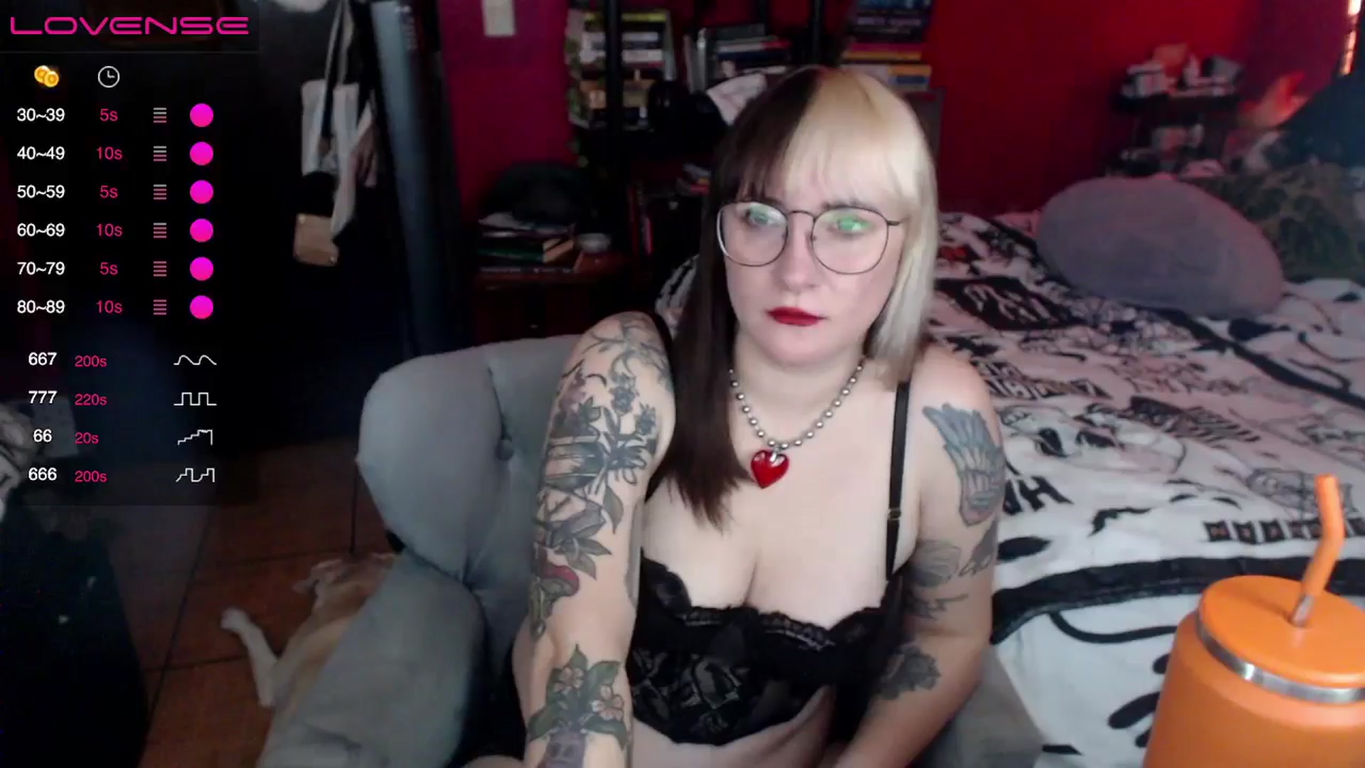 Gallery image thumbnail from AxeHallow's myfreecams stream on, 06/12/2024, 01:30 image 10 of 20