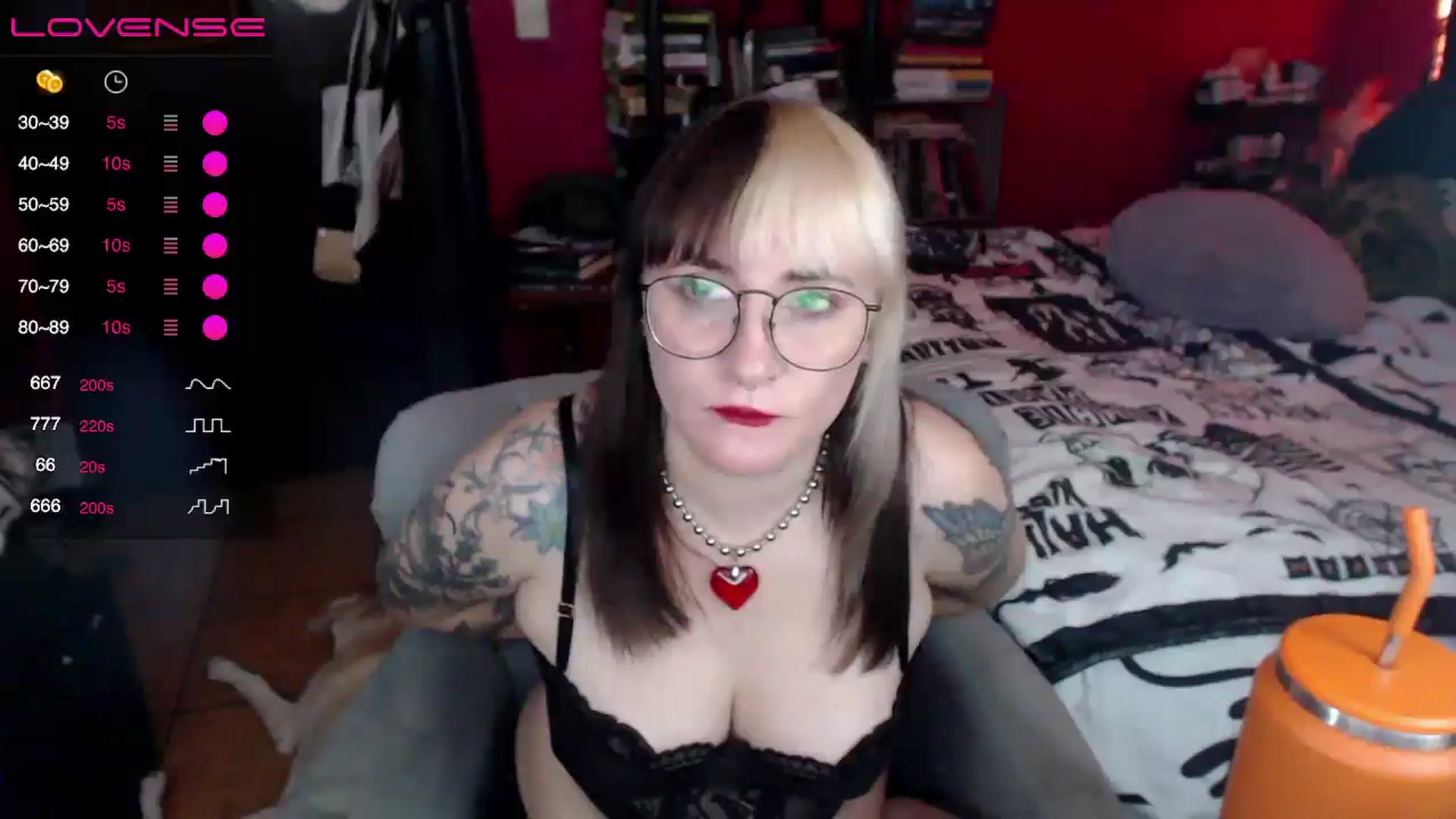 Gallery image thumbnail from AxeHallow's myfreecams stream on, 06/12/2024, 01:30 image 14 of 20