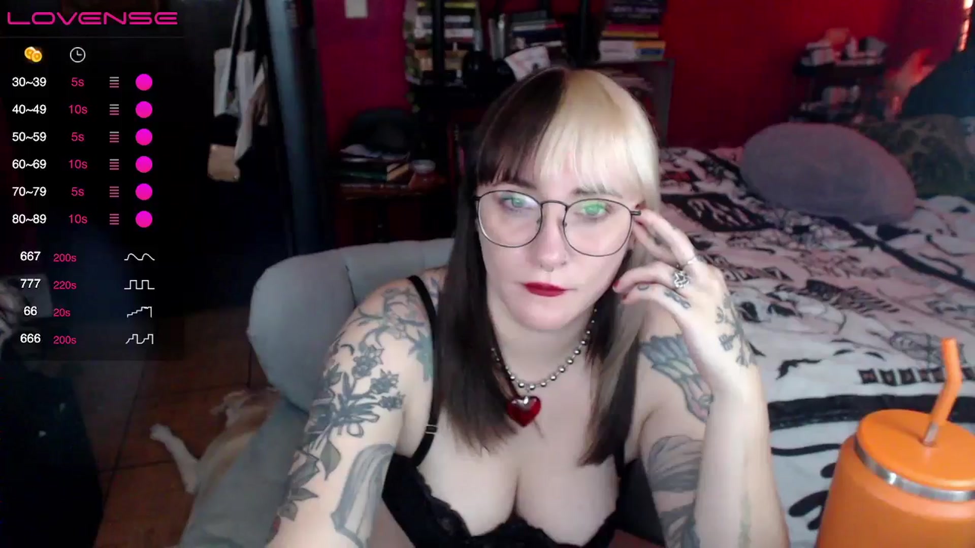 Gallery image thumbnail from AxeHallow's myfreecams stream on, 06/12/2024, 01:30 image 13 of 20