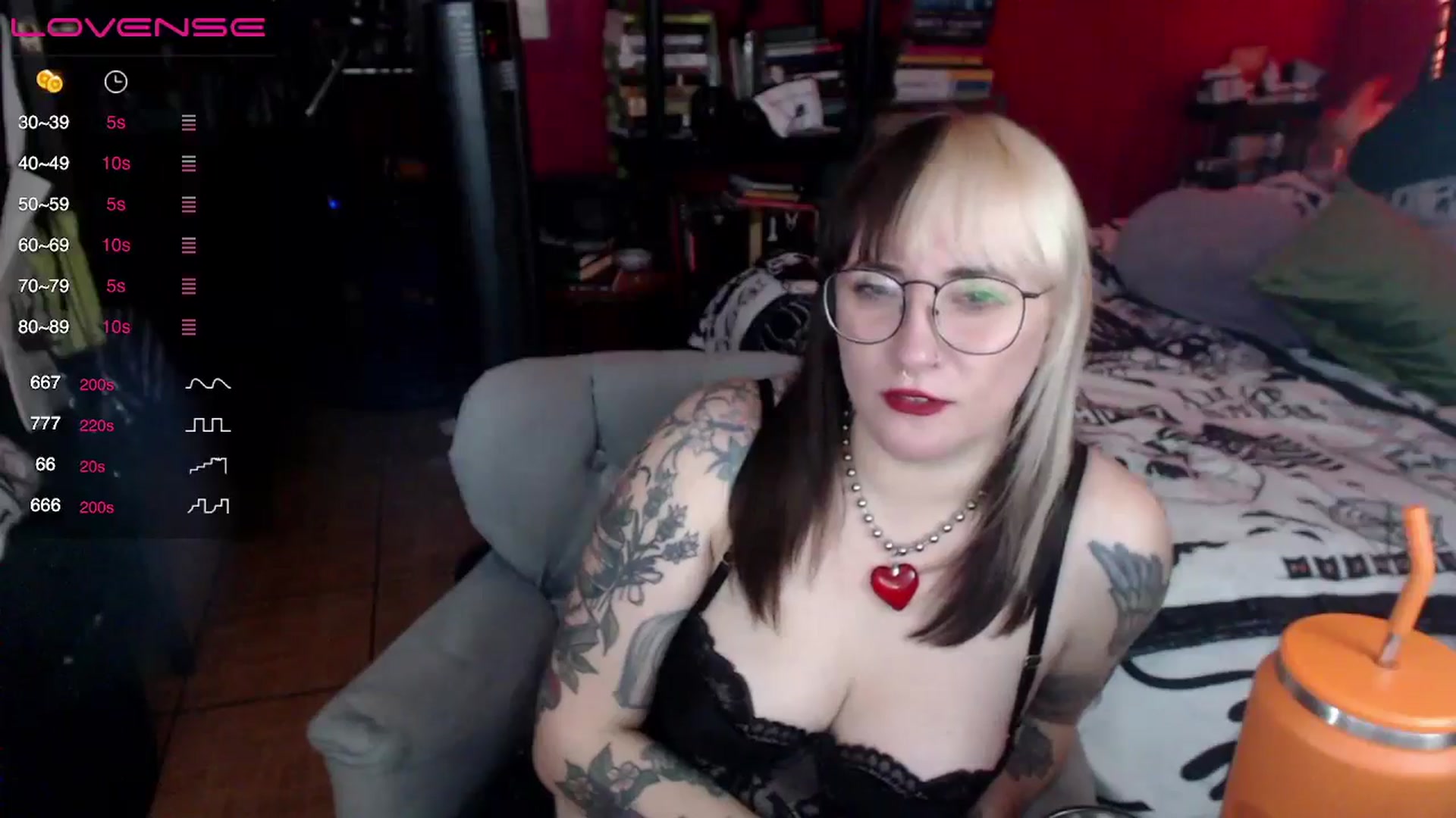Gallery image thumbnail from AxeHallow's myfreecams stream on, 06/12/2024, 01:30 image 18 of 20