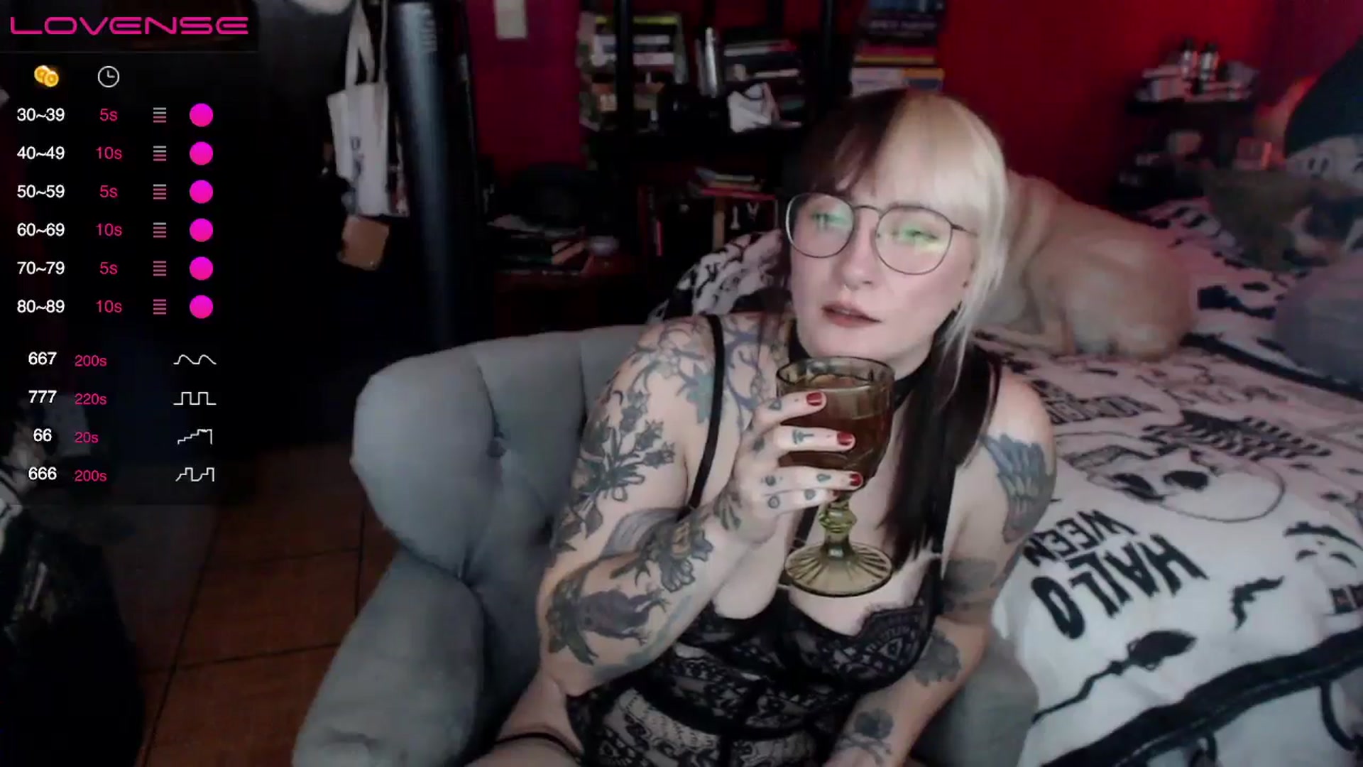 Gallery image thumbnail from AxeHallow's myfreecams stream on, 06/14/2024, 05:36 image 8 of 20
