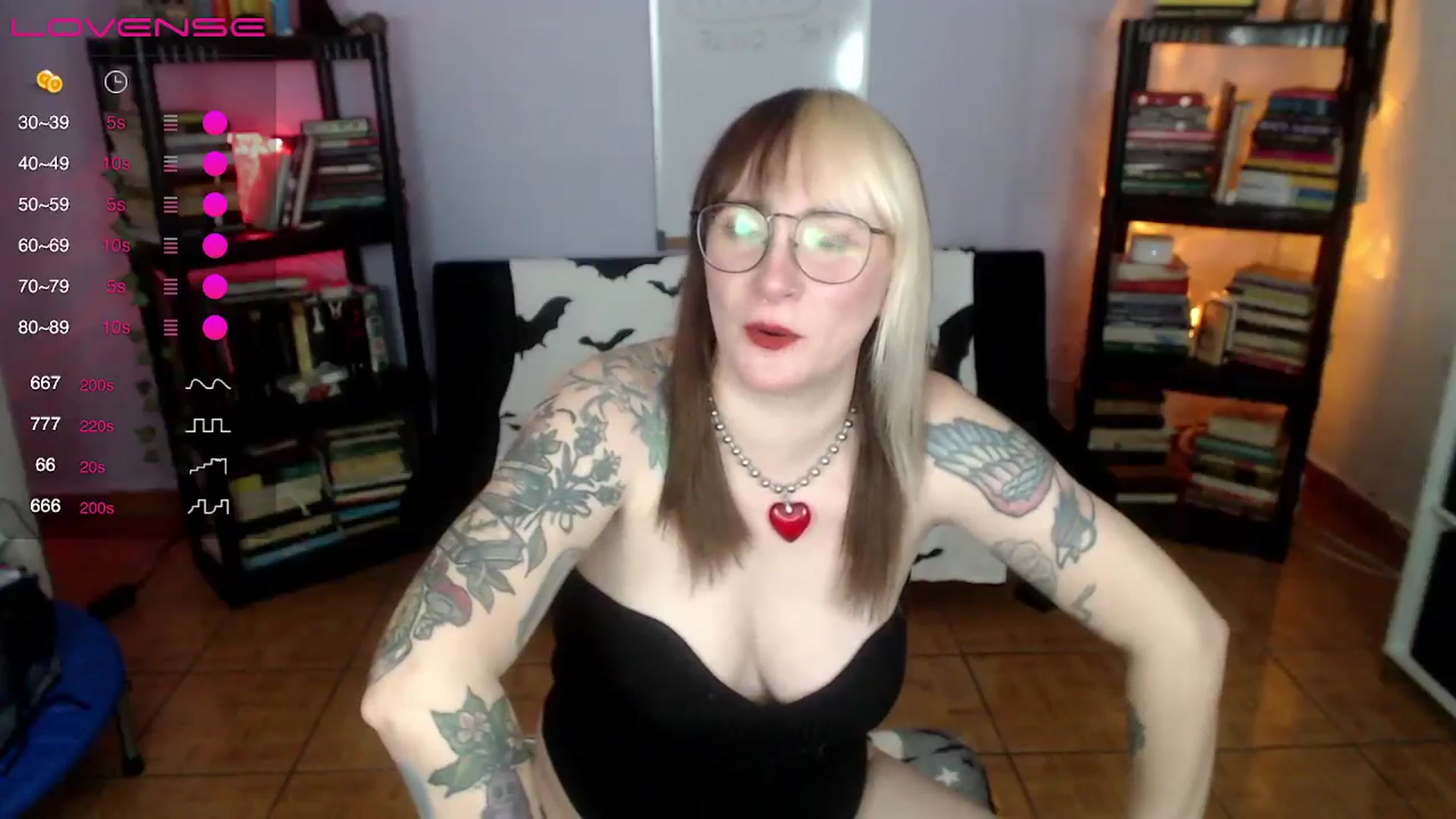 Gallery image thumbnail from AxeHallow's myfreecams stream on, 07/08/2024, 24:00 image 16 of 20