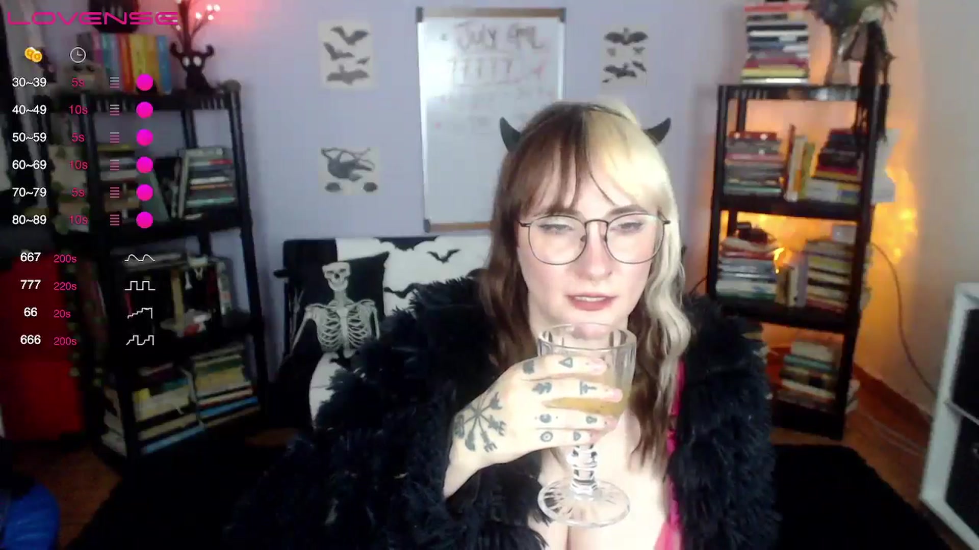 Gallery image thumbnail from AxeHallow's myfreecams stream on, 07/12/2024, 02:19 image 4 of 20