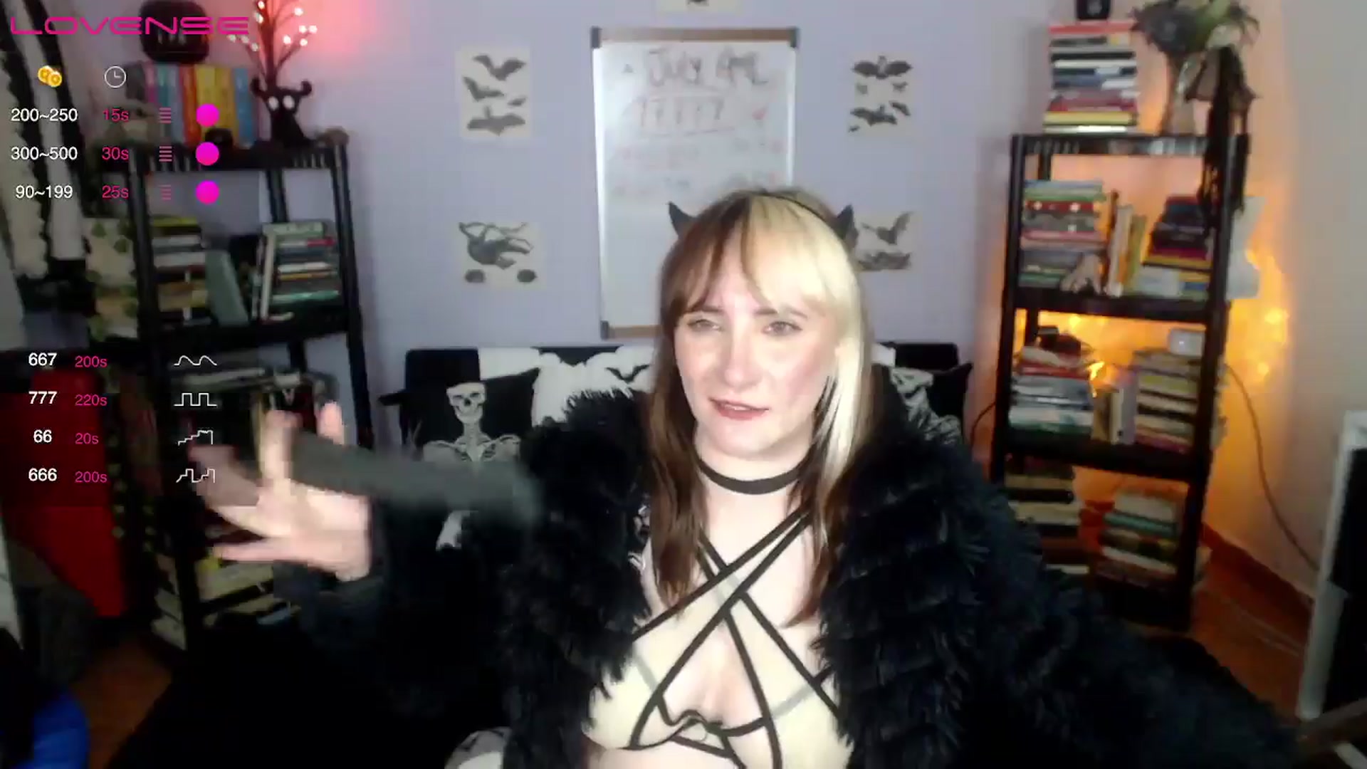 Gallery image thumbnail from AxeHallow's myfreecams stream on, 07/14/2024, 06:32 image 13 of 20
