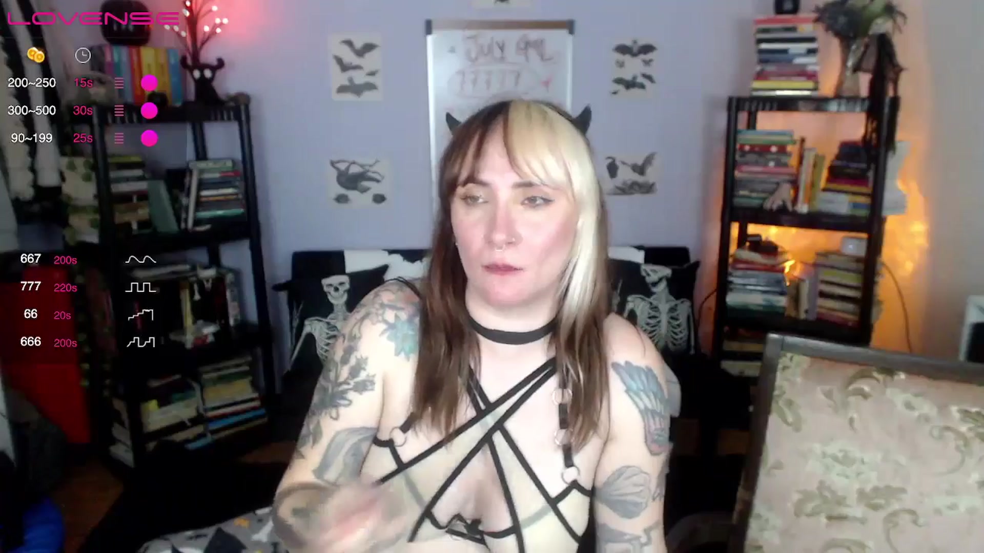Gallery image thumbnail from AxeHallow's myfreecams stream on, 07/14/2024, 06:32 image 11 of 20