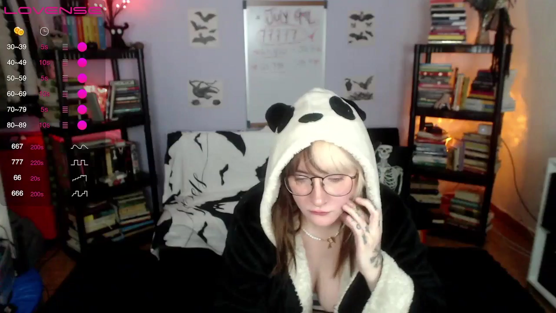 Gallery image thumbnail from AxeHallow's myfreecams stream on, 07/18/2024, 01:26 image 16 of 20