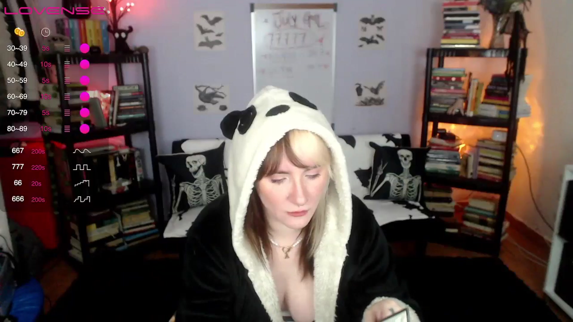 Gallery image thumbnail from AxeHallow's myfreecams stream on, 07/18/2024, 01:26 image 2 of 20