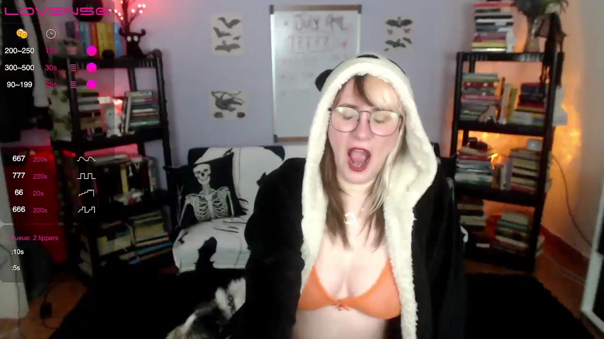 Gallery image thumbnail from AxeHallow's myfreecams stream on, 07/20/2024, 01:37 image 11 of 20