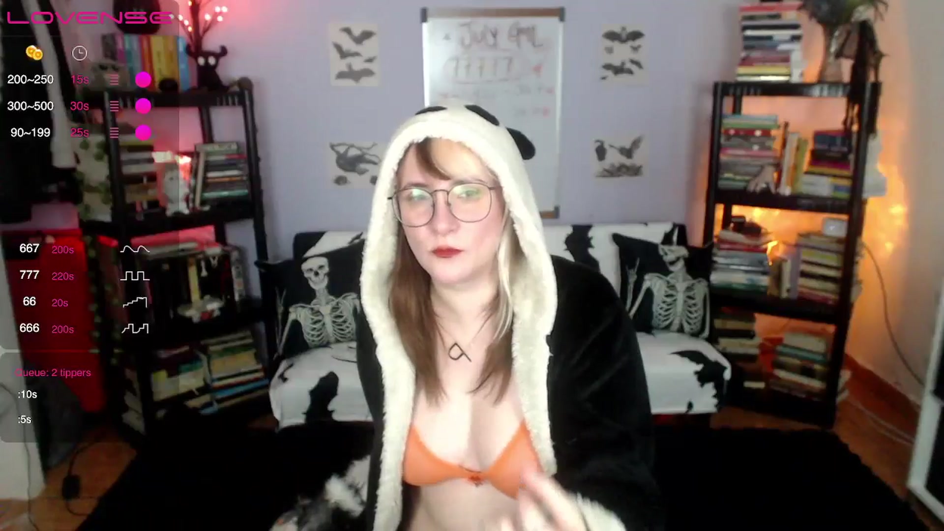 Gallery image thumbnail from AxeHallow's myfreecams stream on, 07/20/2024, 01:37 image 10 of 20