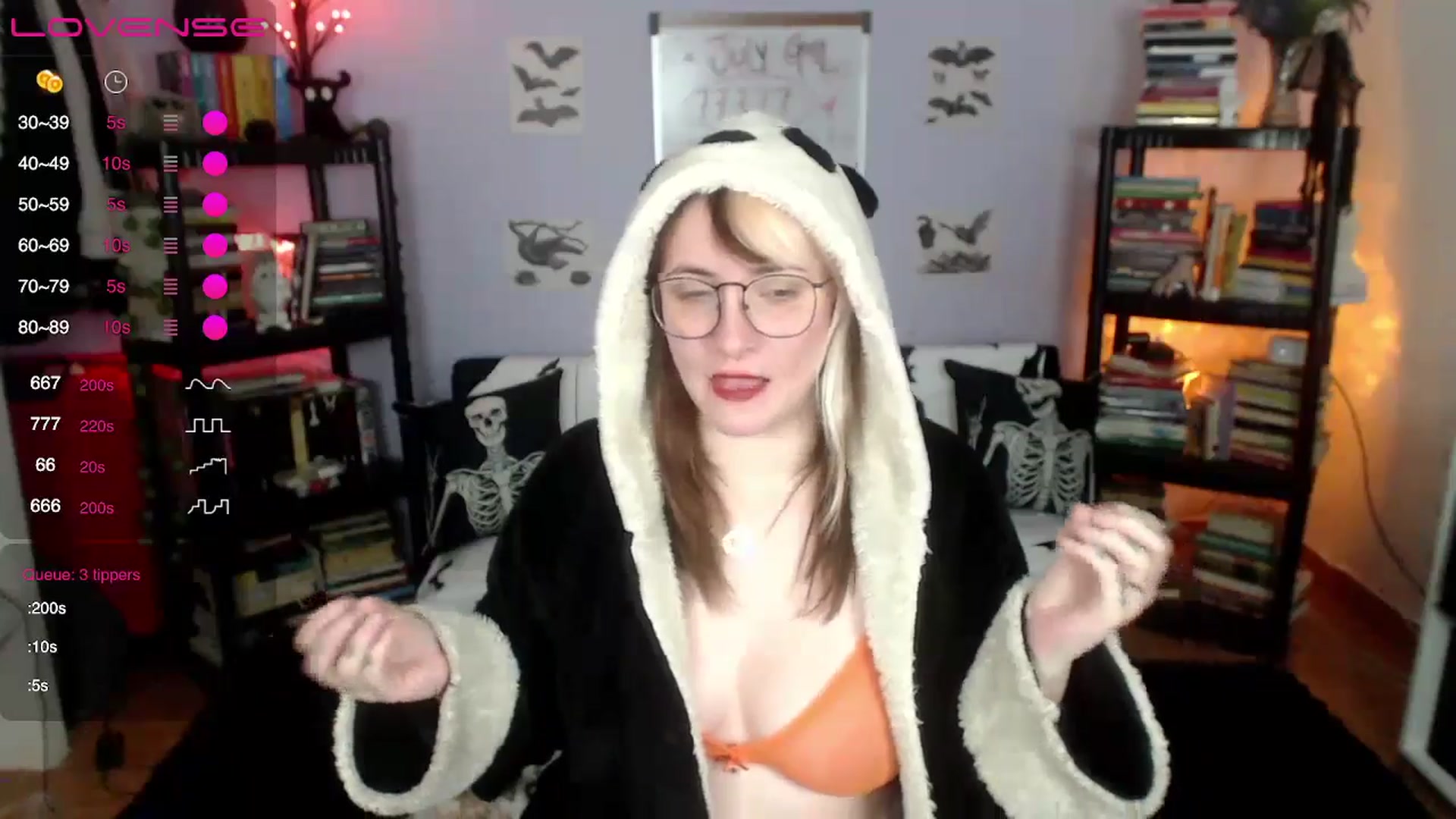 Gallery image thumbnail from AxeHallow's myfreecams stream on, 07/20/2024, 01:37 image 8 of 20