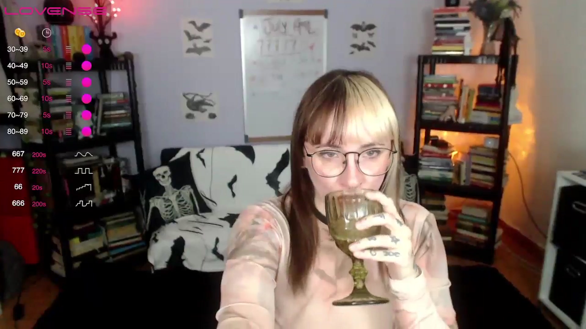 Gallery image thumbnail from AxeHallow's myfreecams stream on, 07/21/2024, 08:30 image 2 of 20