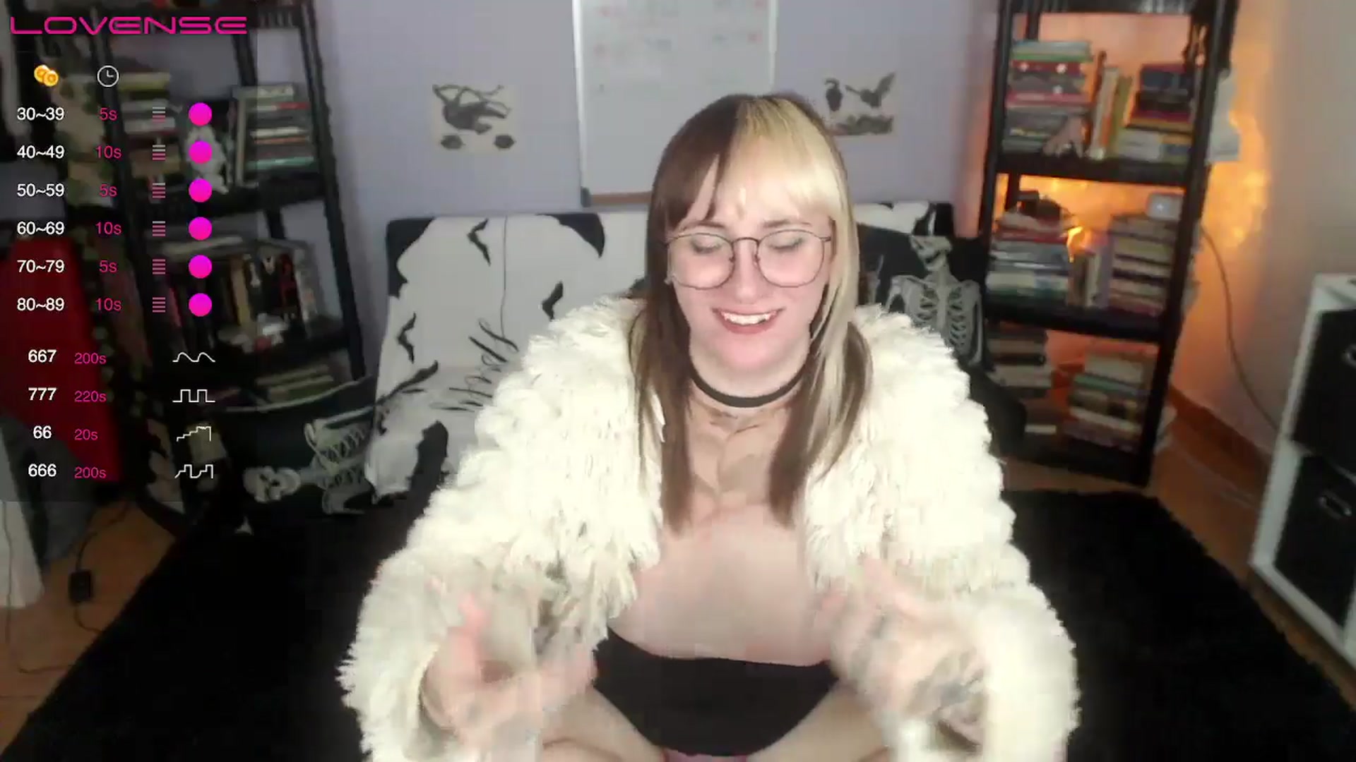 Gallery image thumbnail from AxeHallow's myfreecams stream on, 07/21/2024, 08:30 image 15 of 20