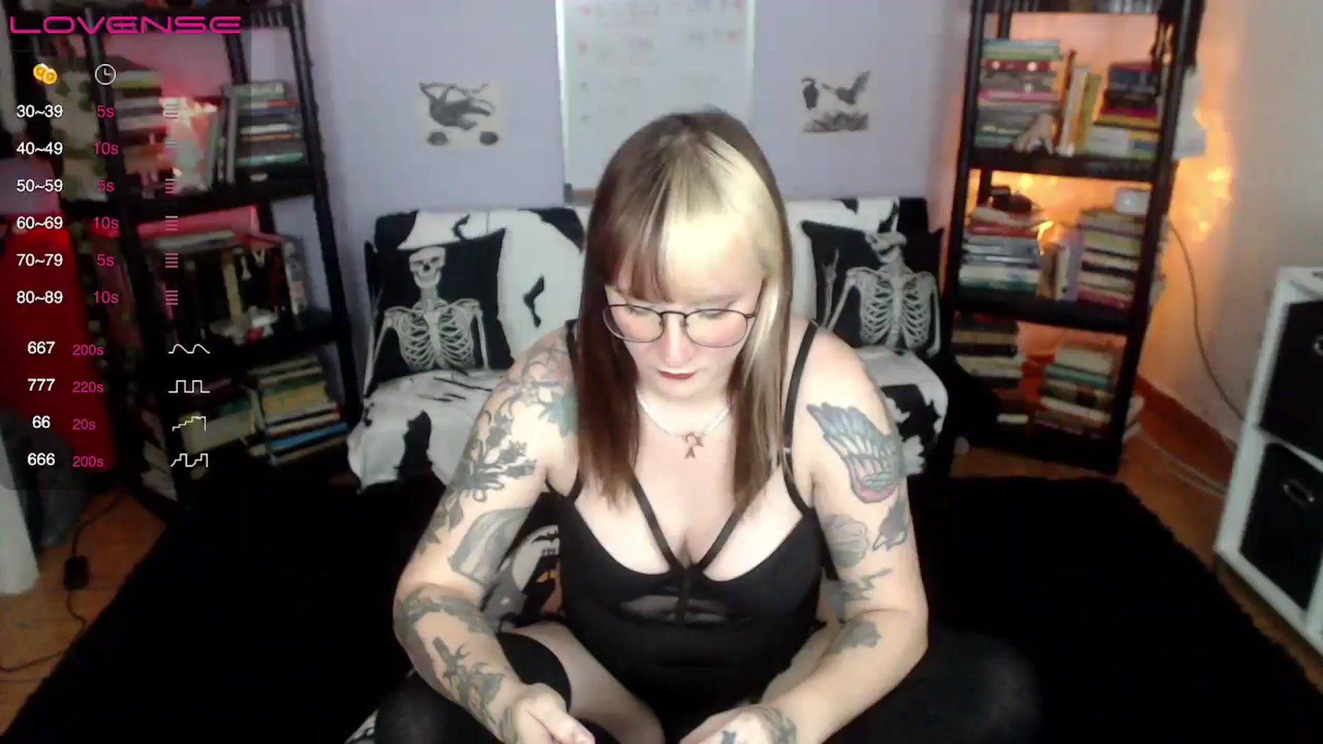 Gallery image thumbnail from AxeHallow's myfreecams stream on, 07/24/2024, 24:01 image 13 of 20