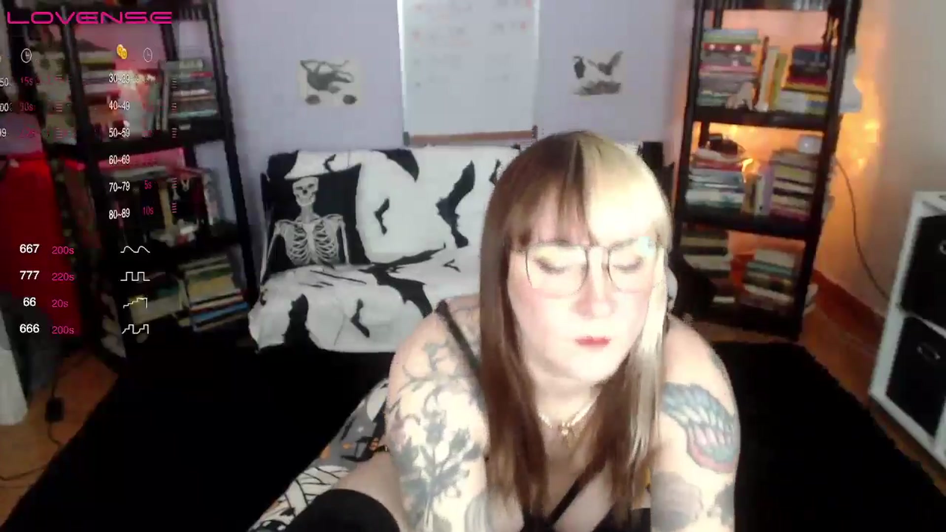 Gallery image thumbnail from AxeHallow's myfreecams stream on, 07/24/2024, 24:01 image 11 of 20