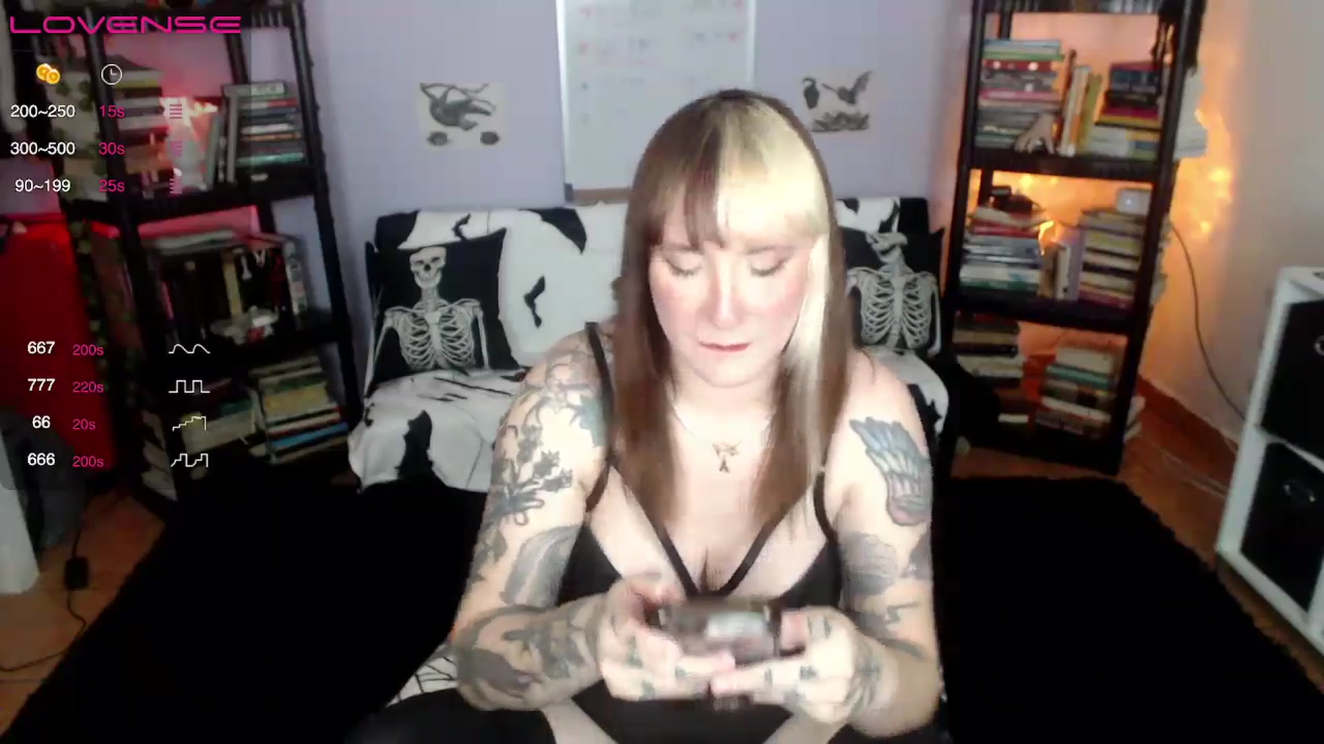 Gallery image thumbnail from AxeHallow's myfreecams stream on, 07/24/2024, 24:01 image 4 of 20