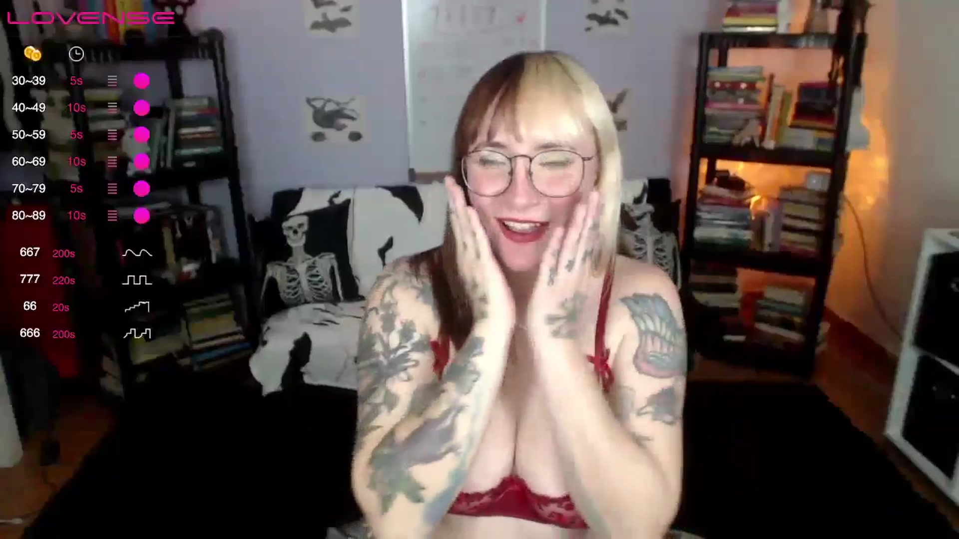 Gallery image thumbnail from AxeHallow's myfreecams stream on, 07/24/2024, 03:25 image 19 of 20