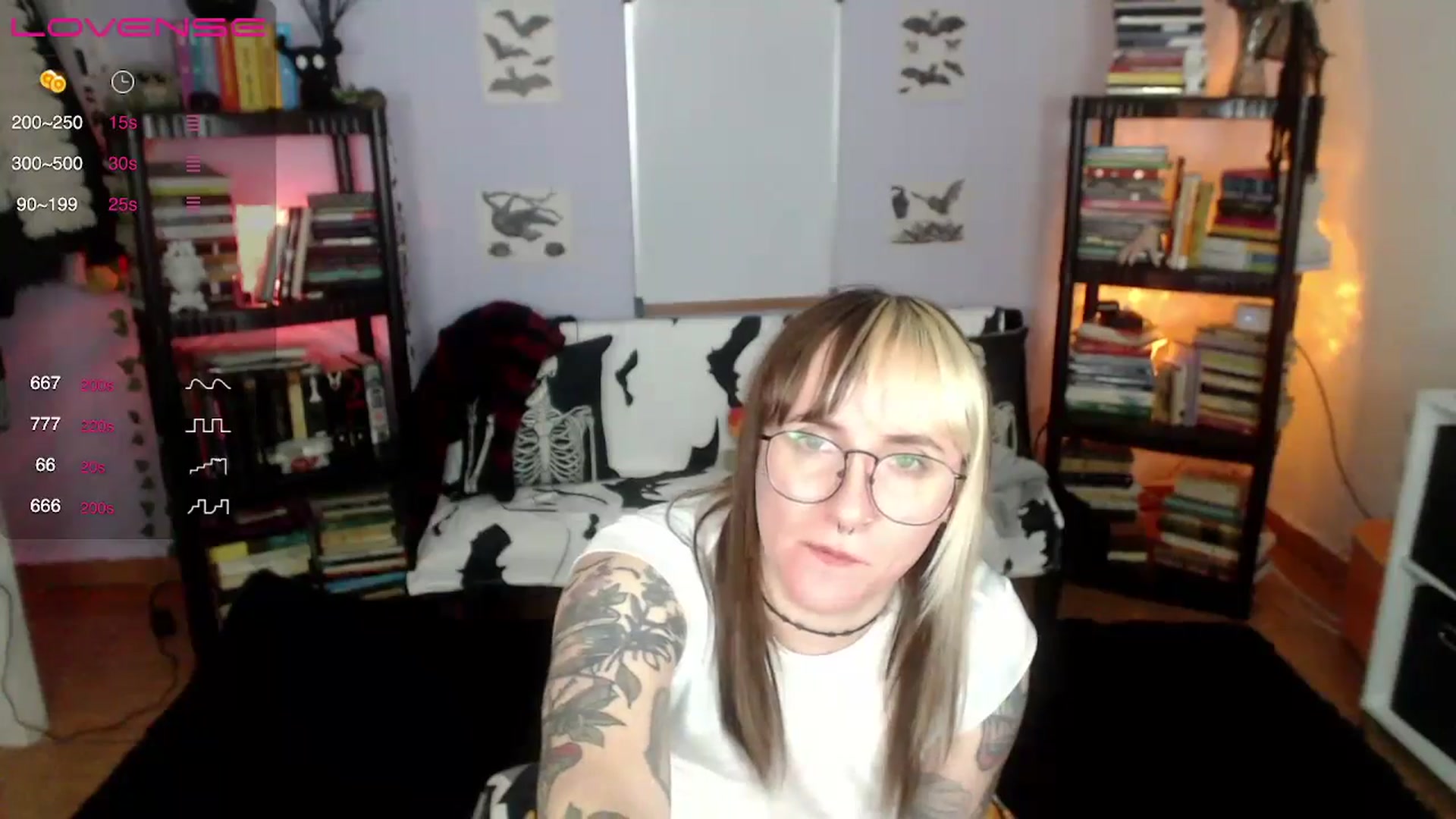 Gallery image thumbnail from AxeHallow's myfreecams stream on, 07/29/2024, 10:55 image 15 of 20