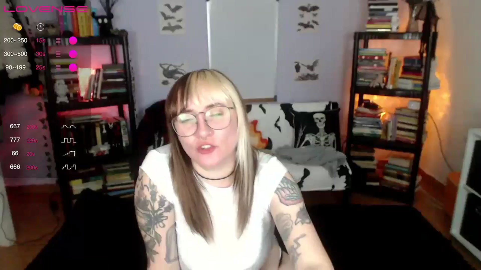 Gallery image thumbnail from AxeHallow's myfreecams stream on, 07/29/2024, 10:55 image 13 of 20