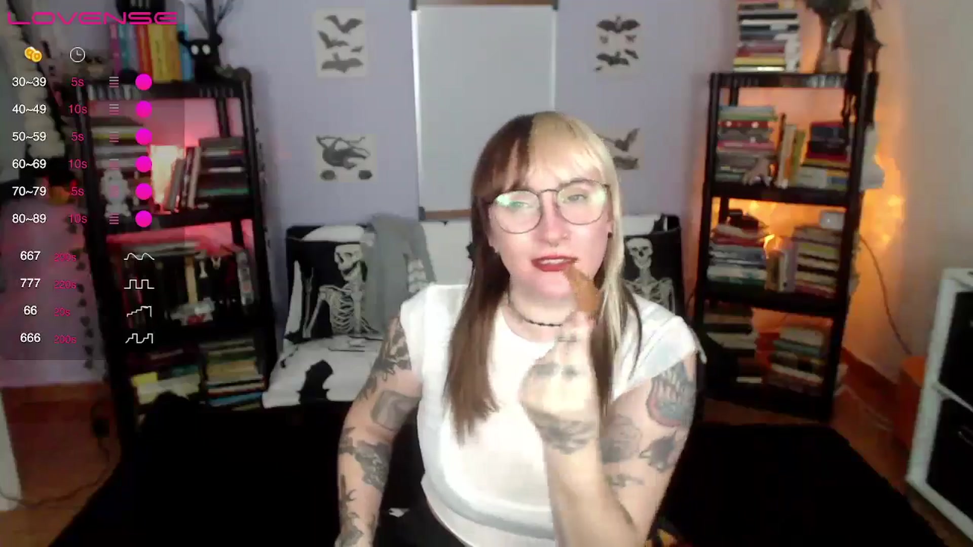 Gallery image thumbnail from AxeHallow's myfreecams stream on, 07/29/2024, 10:55 image 3 of 20