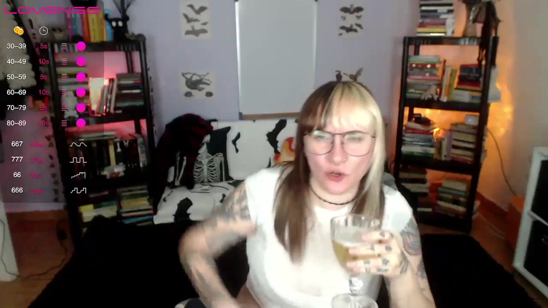 Gallery image thumbnail from AxeHallow's myfreecams stream on, 07/29/2024, 10:55 image 14 of 20
