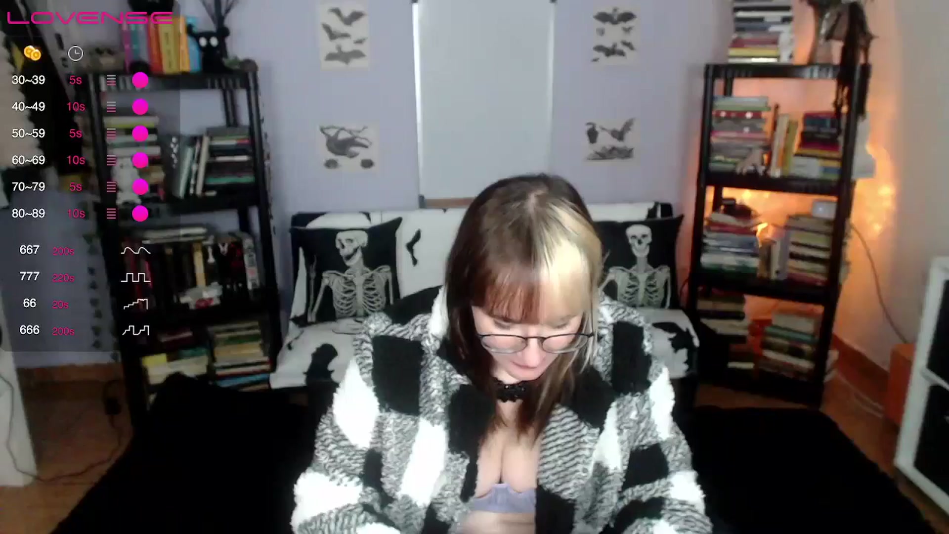 Gallery image thumbnail from AxeHallow's myfreecams stream on, 08/01/2024, 24:04 image 15 of 20