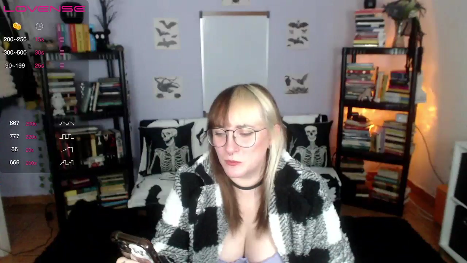 Gallery image thumbnail from AxeHallow's myfreecams stream on, 08/01/2024, 24:04 image 20 of 20