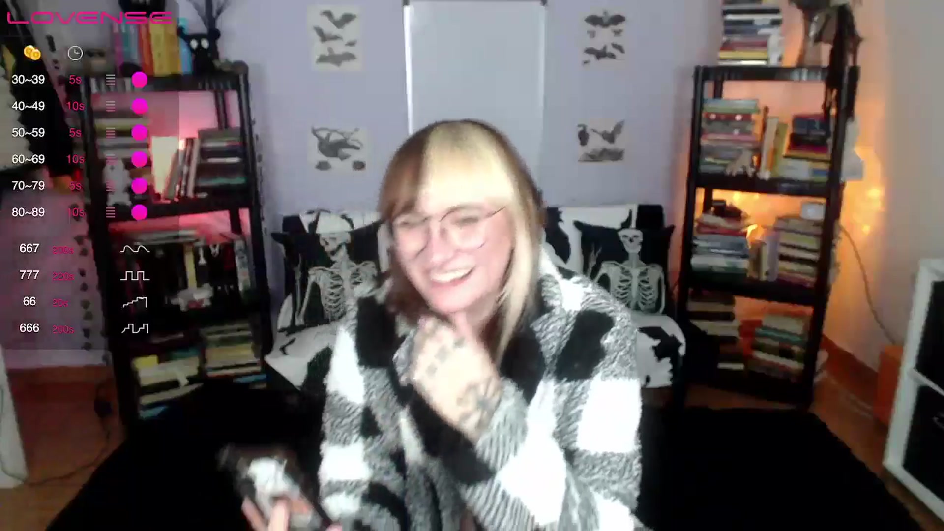 Gallery image thumbnail from AxeHallow's myfreecams stream on, 08/02/2024, 07:26 image 13 of 20