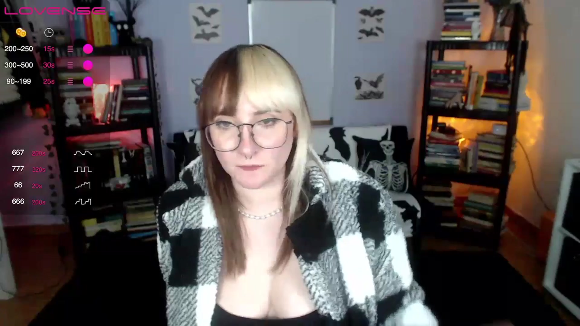 Gallery image thumbnail from AxeHallow's myfreecams stream on, 08/02/2024, 07:26 image 18 of 20